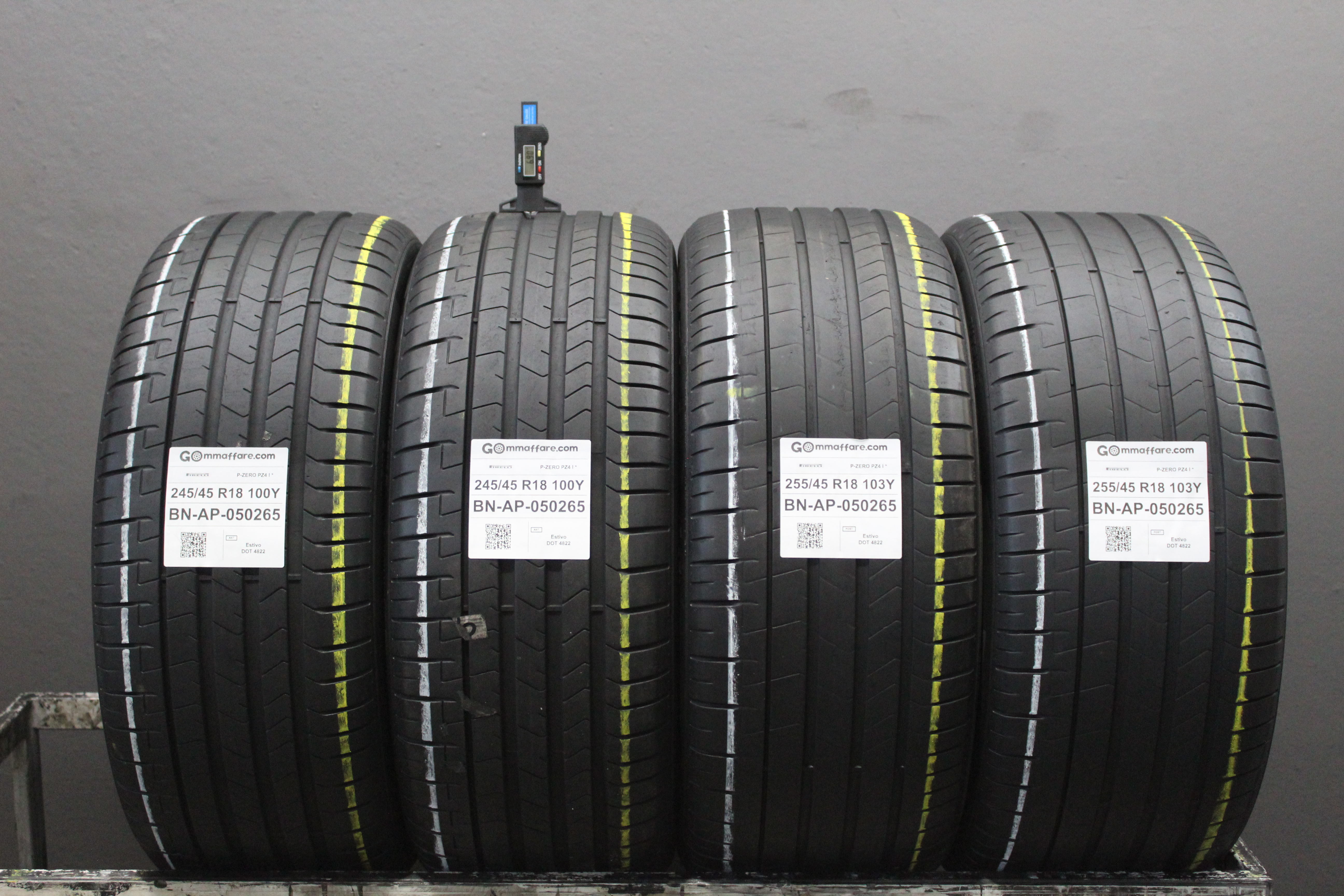 Pirelli P-ZERO PZ4 I * 245/45 R18