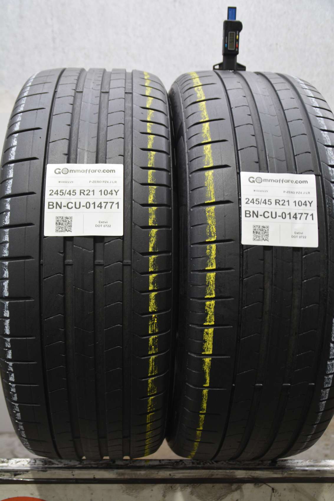Pirelli P-ZERO PZ4 J LR 245/45 R21
