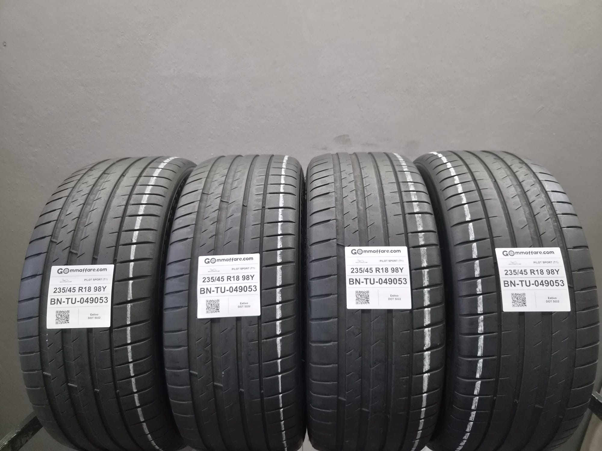Michelin PILOT SPORT (T1) 235/45 R18