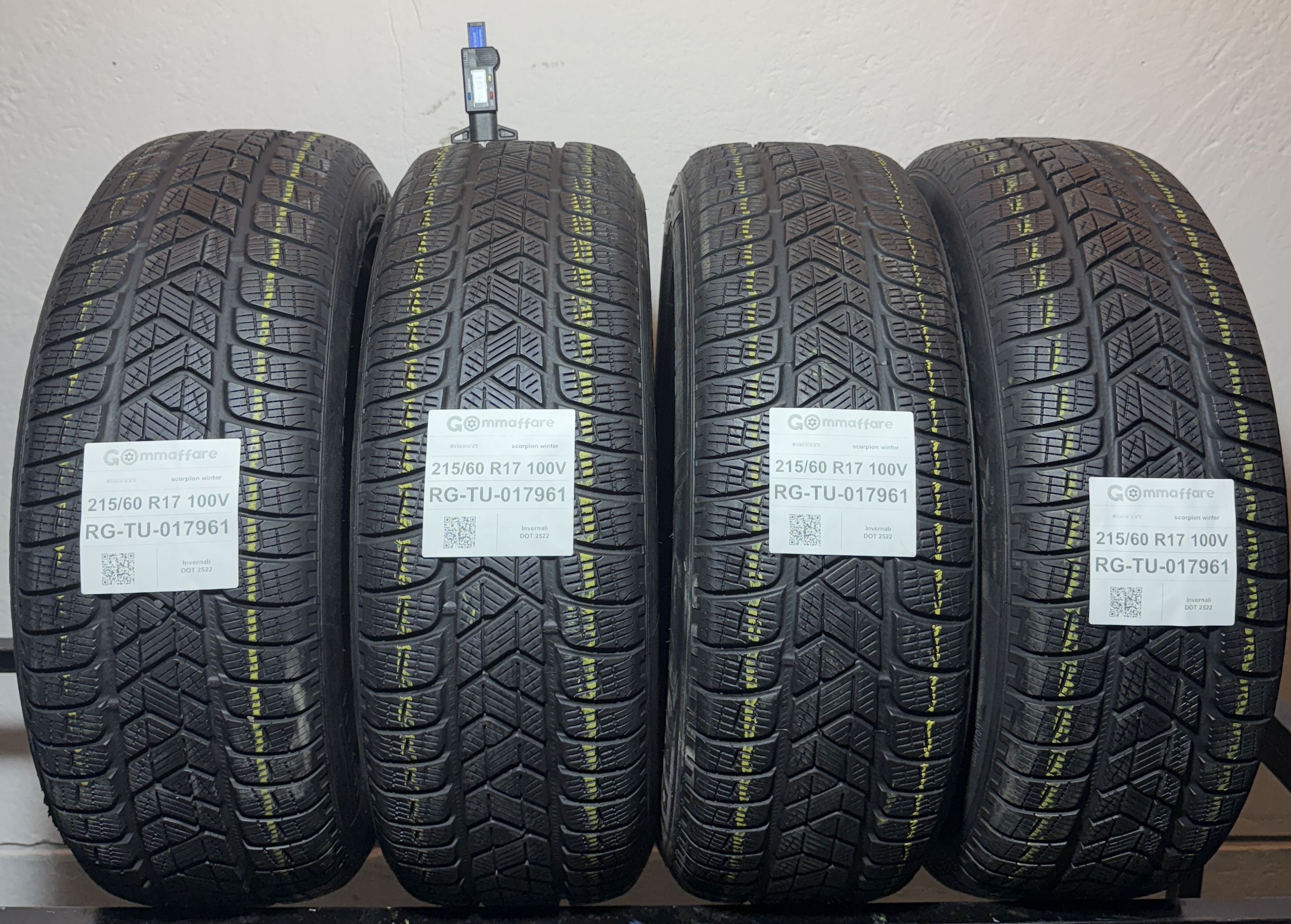 Pirelli scorpion winter 215/60 R17
