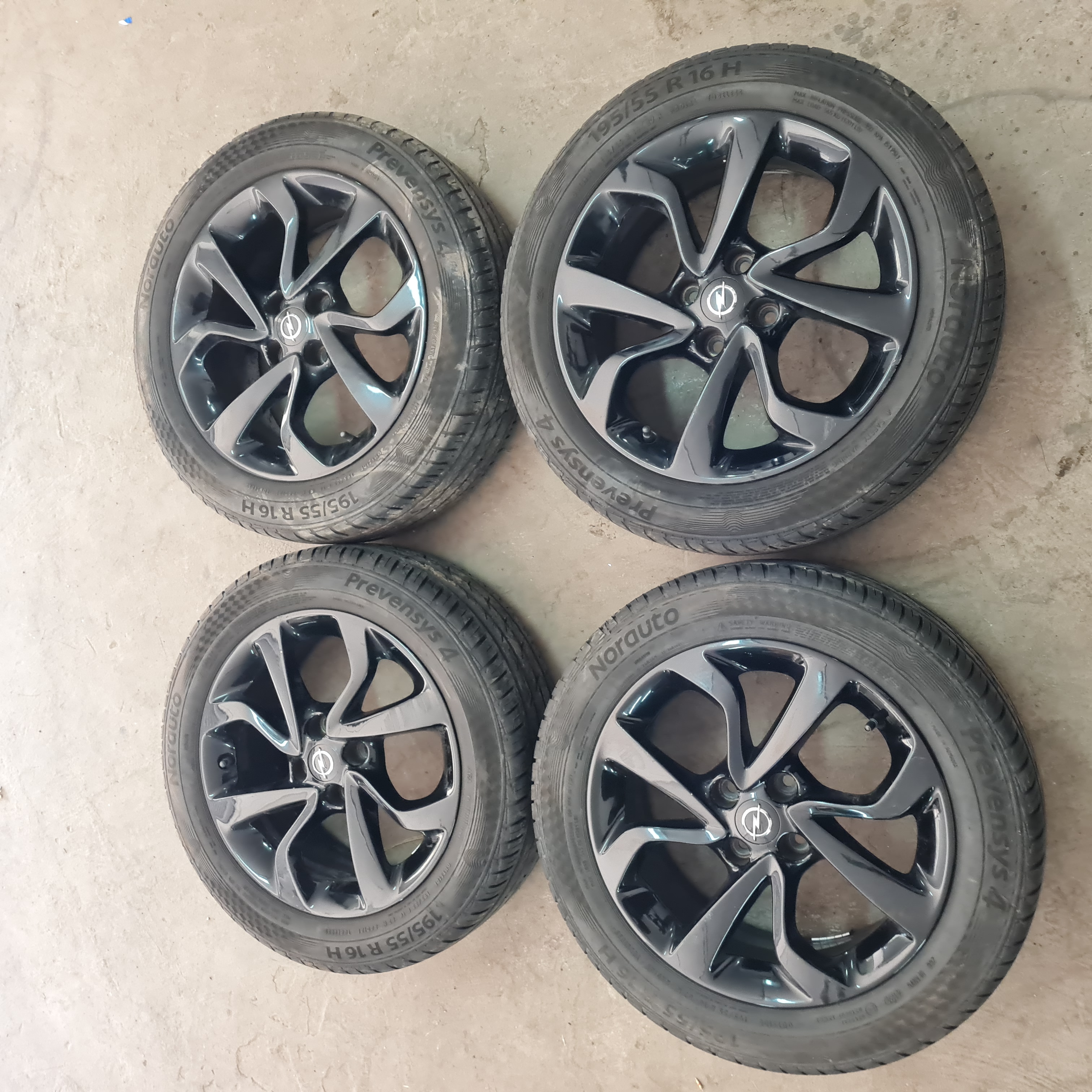 Opel CORSA 16"
