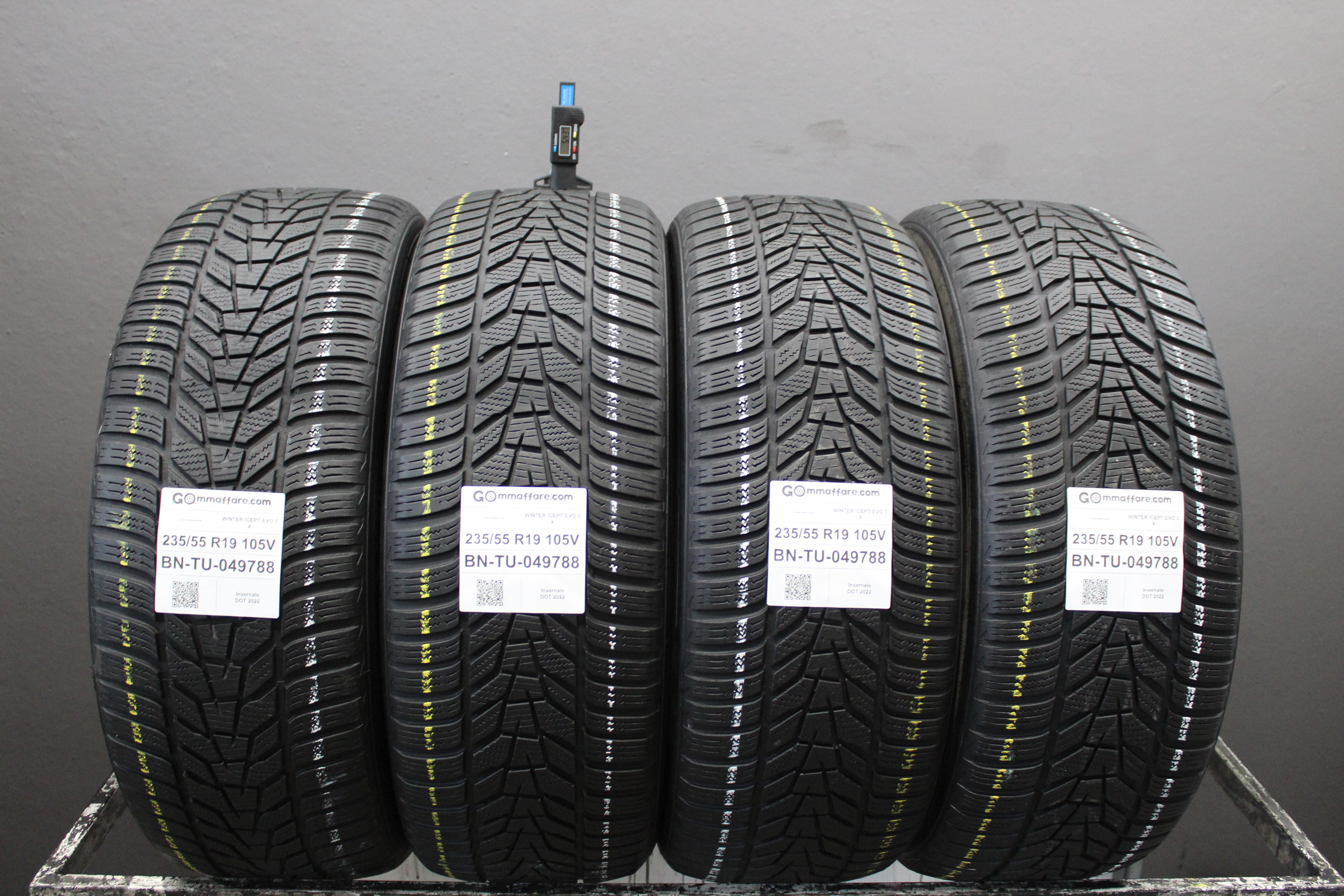 Hankook WINTER ICEPT EVO 3 X 235/55 R19