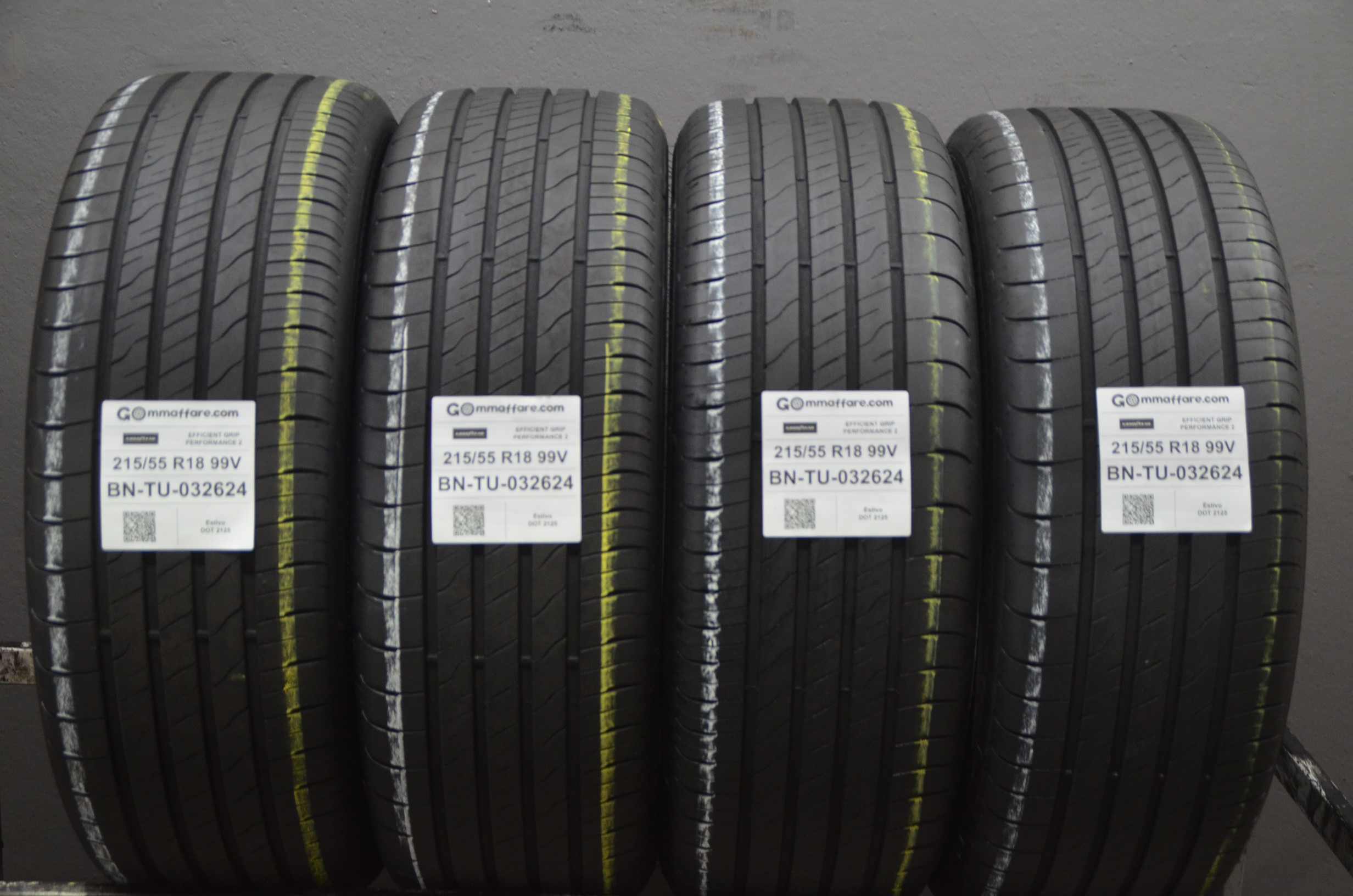 Goodyear EFFICIENT GRIP PERFORMANCE 2 215/55 R18