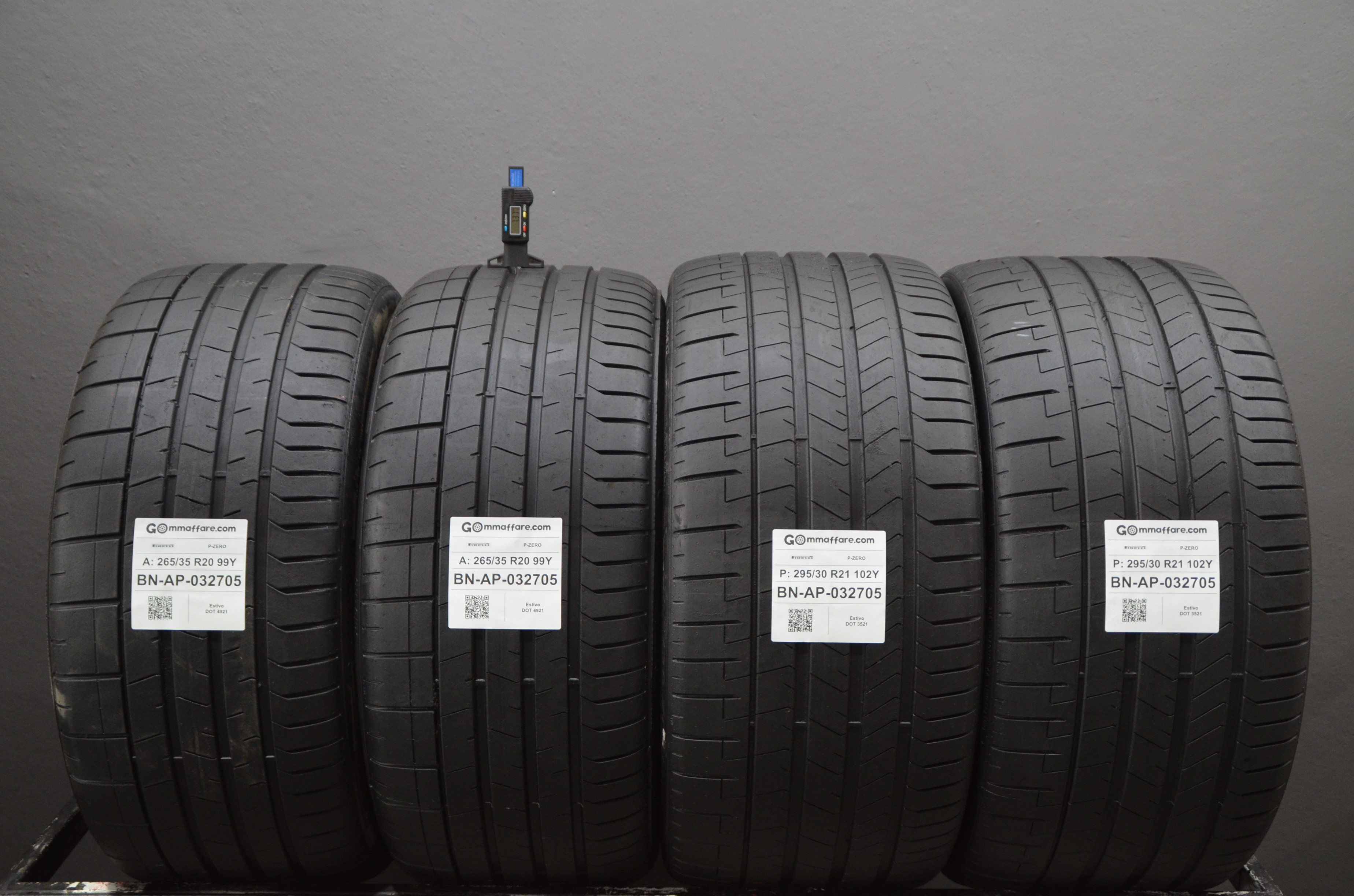 Pirelli P-ZERO 265/35 R20