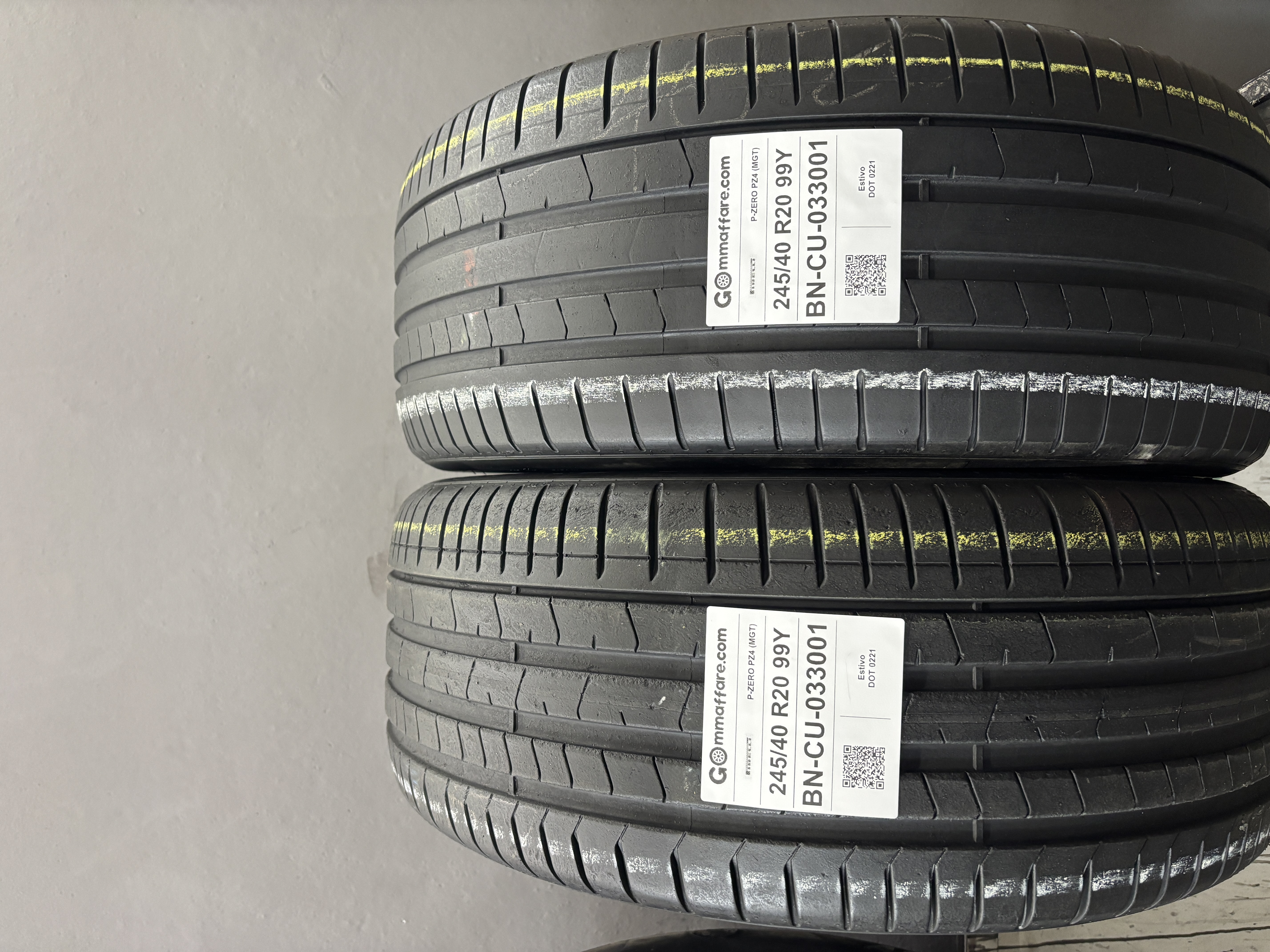 Pirelli P-ZERO PZ4 (MGT) 245/40 R20
