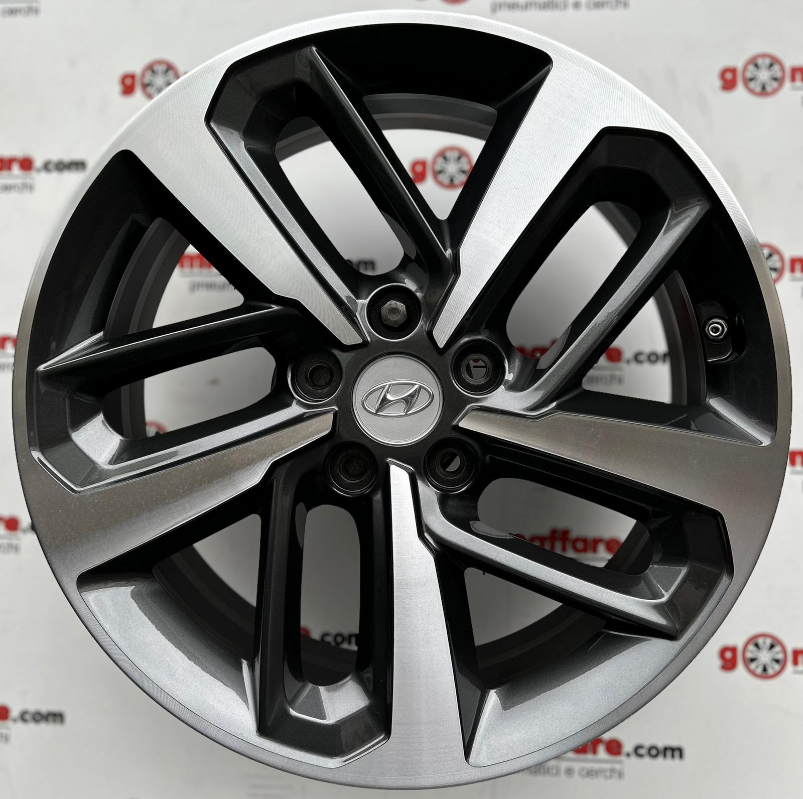 Hyundai KONA 18"