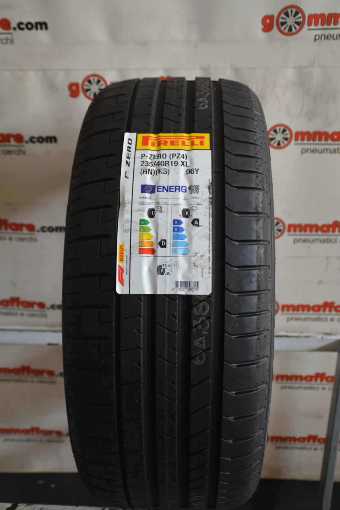 Pirelli P-Zero PZ4  (HN)(KS)  XL 235/40 R19