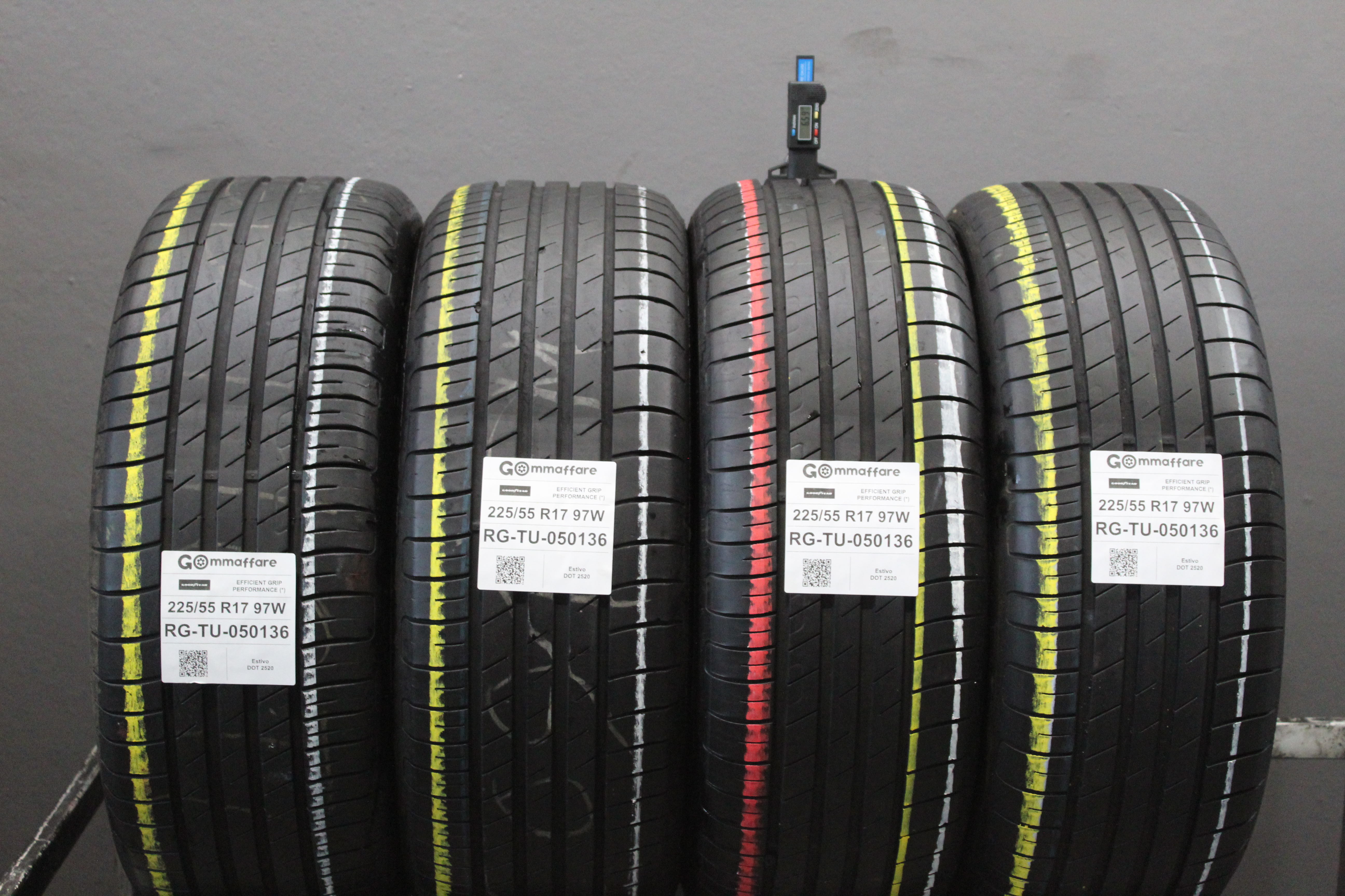 Goodyear EFFICIENT GRIP PERFORMANCE (*) 225/55 R17