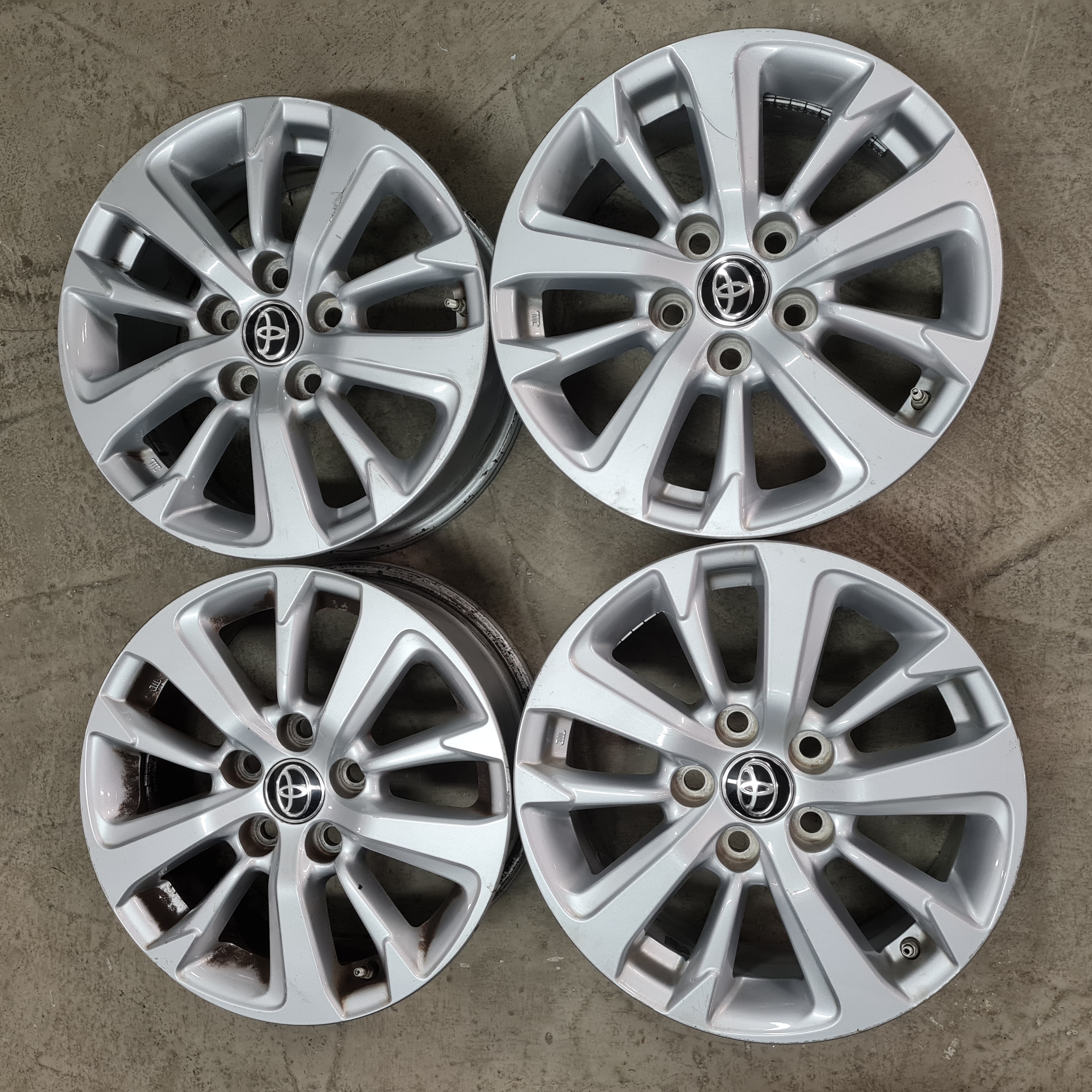 Toyota YARIS CROSS  COROLLA RAV-4    8635-5 16"