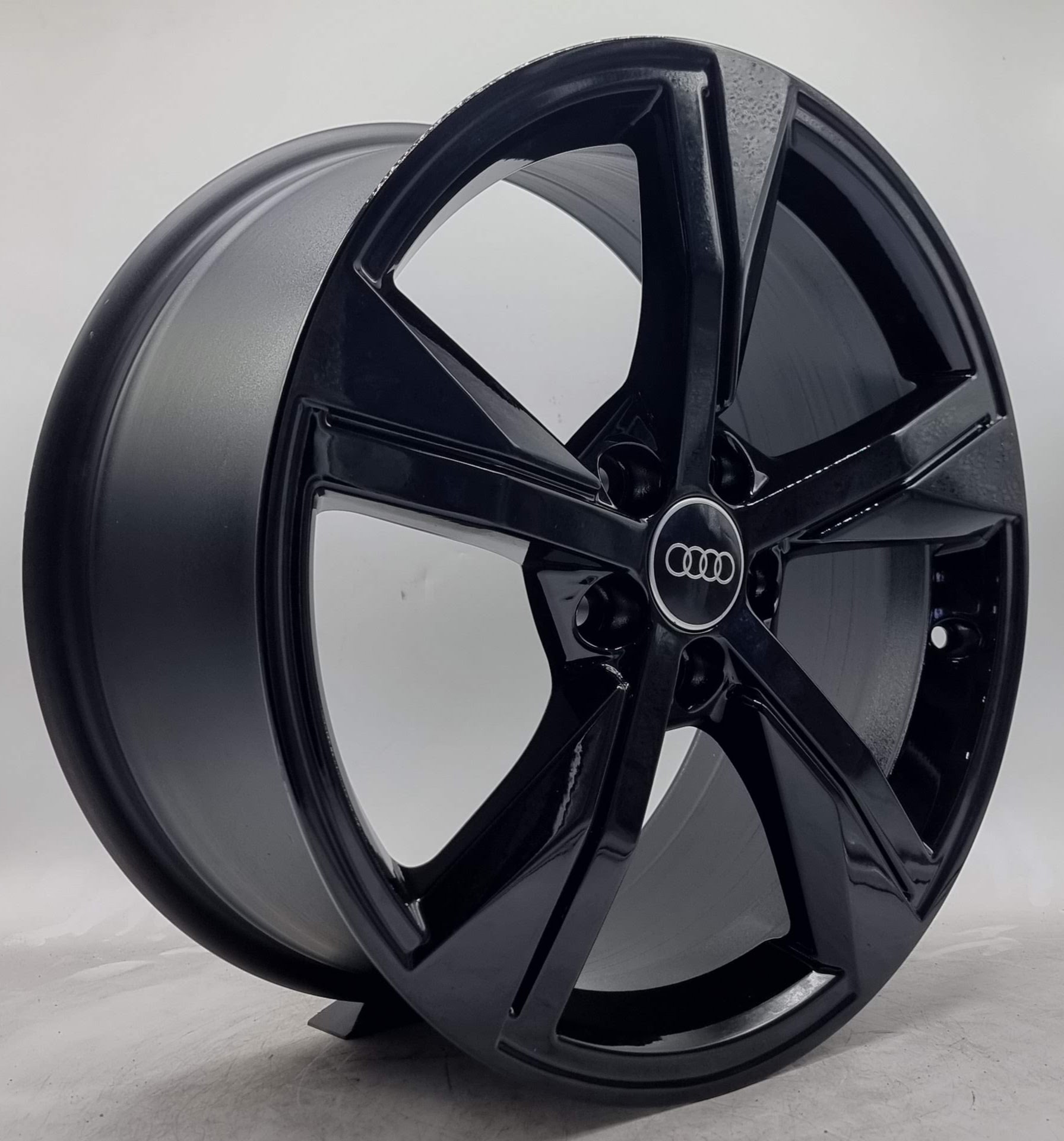 Audi A1 New 81A601025G 17"