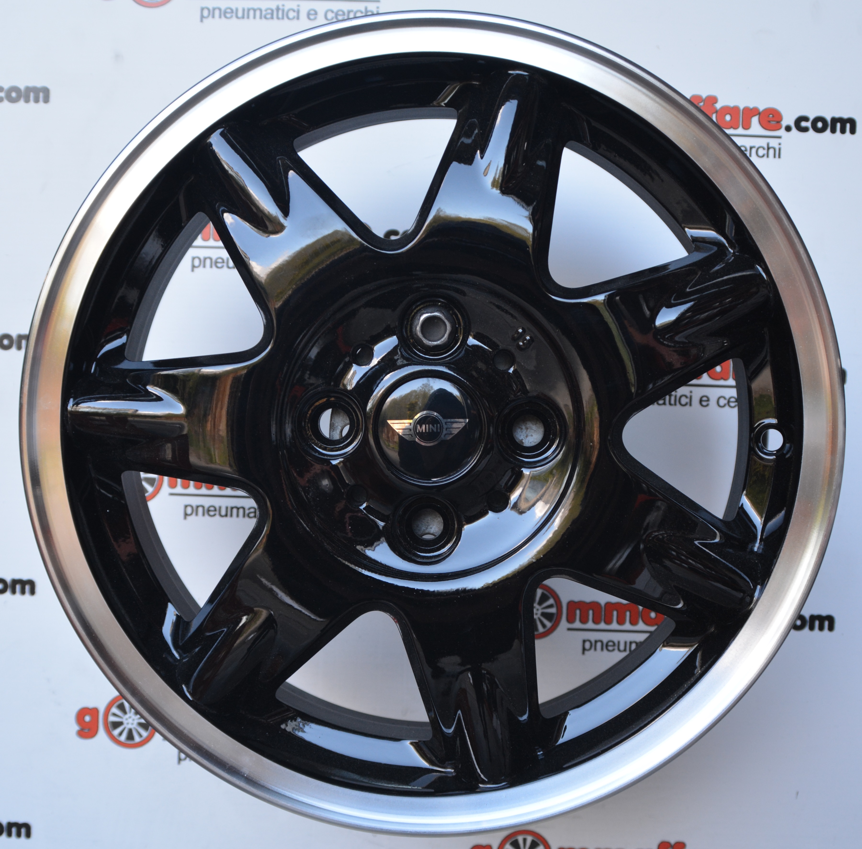 Mini Hatchback (3 porte) 15"