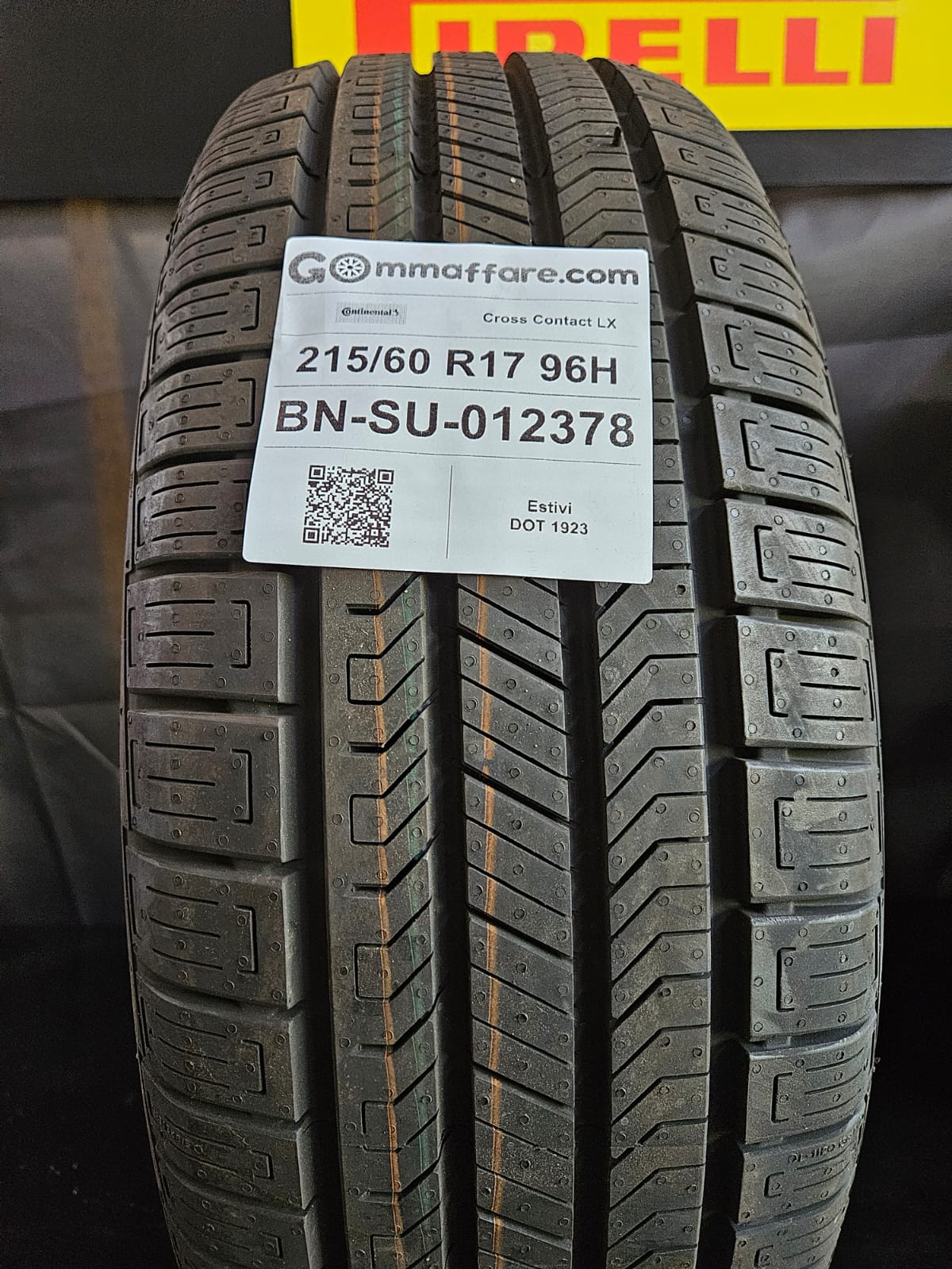 Continental Cross Contact LX 215/60 R17