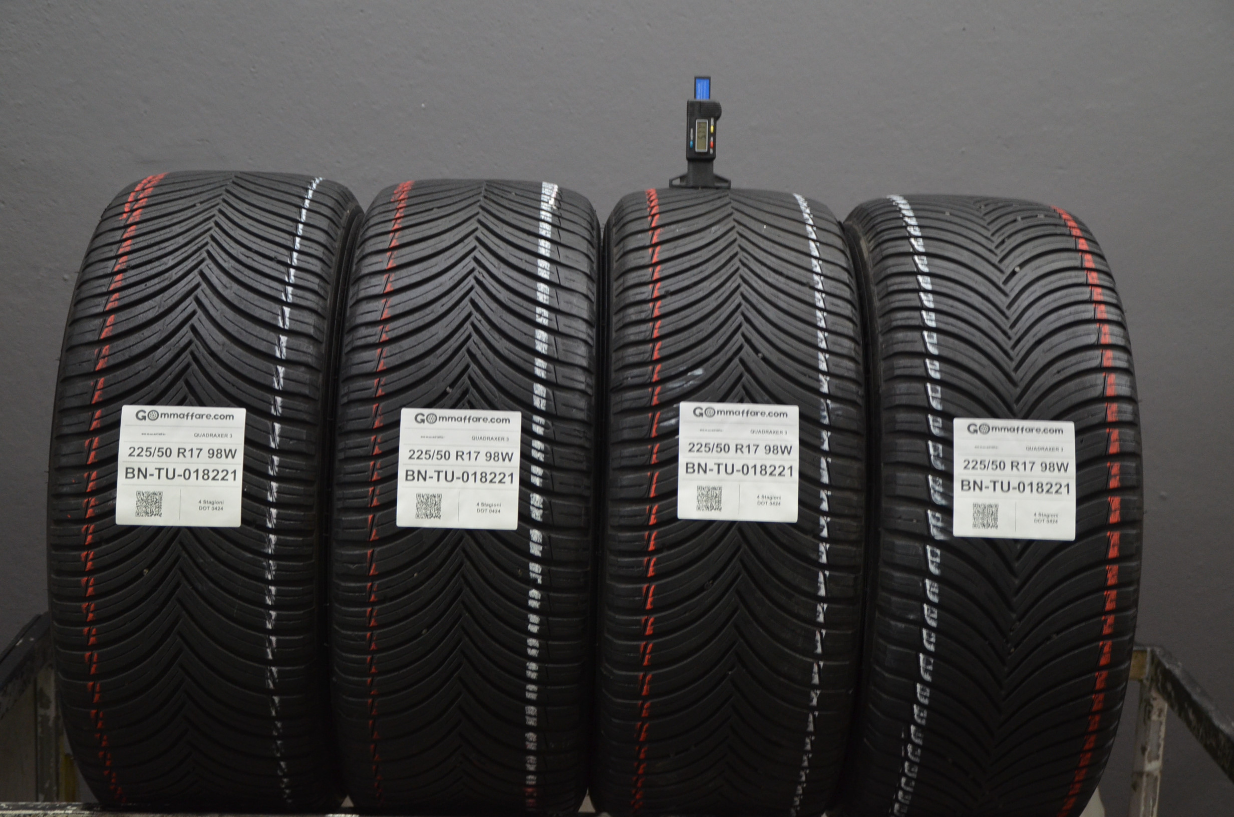 Kleber QUADRAXER 3 225/50 R17