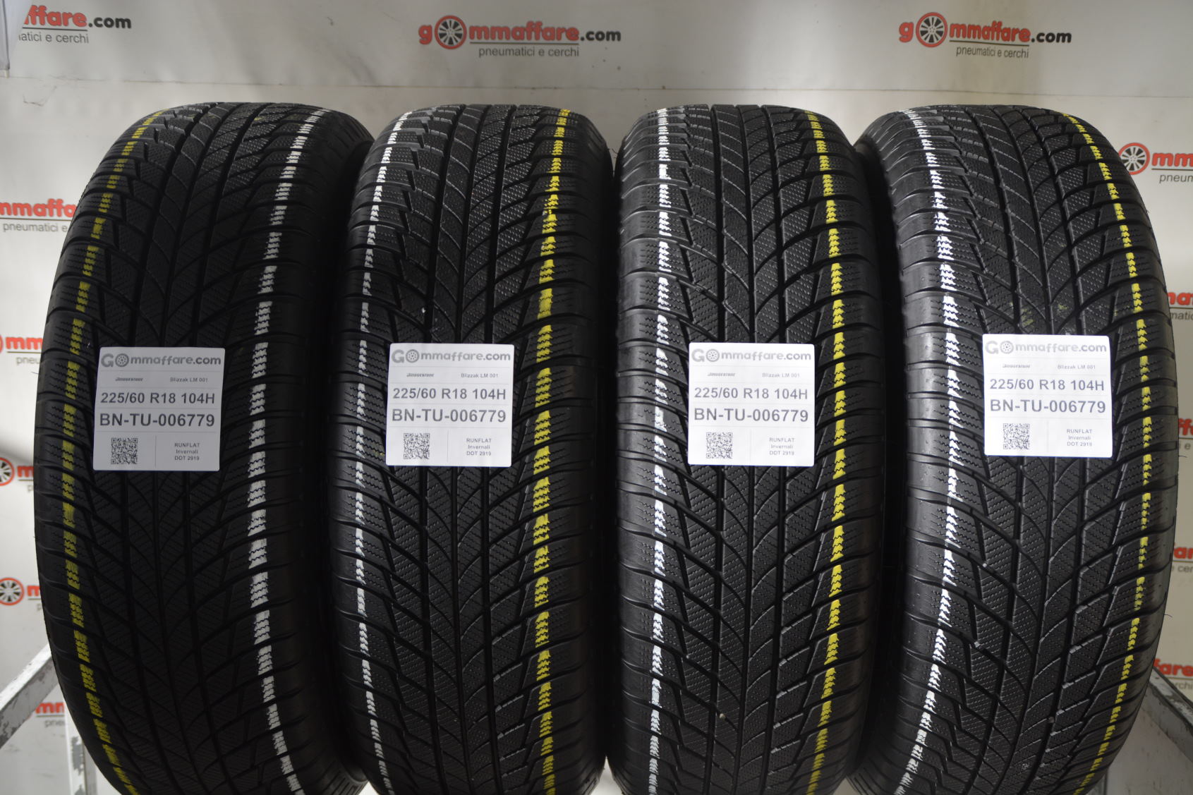 Bridgestone Blizzak LM 001 225/60 R18