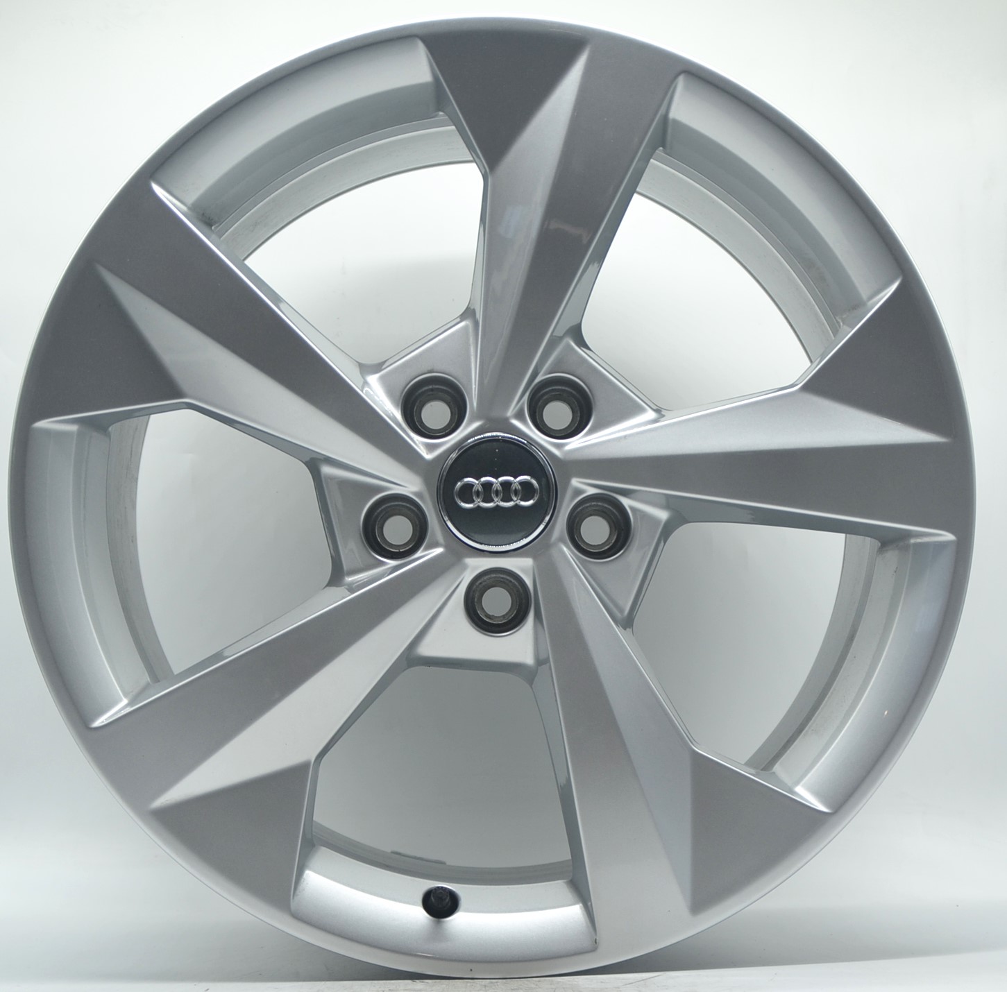 Audi A3 new 2024 8Y0601025CP 18"