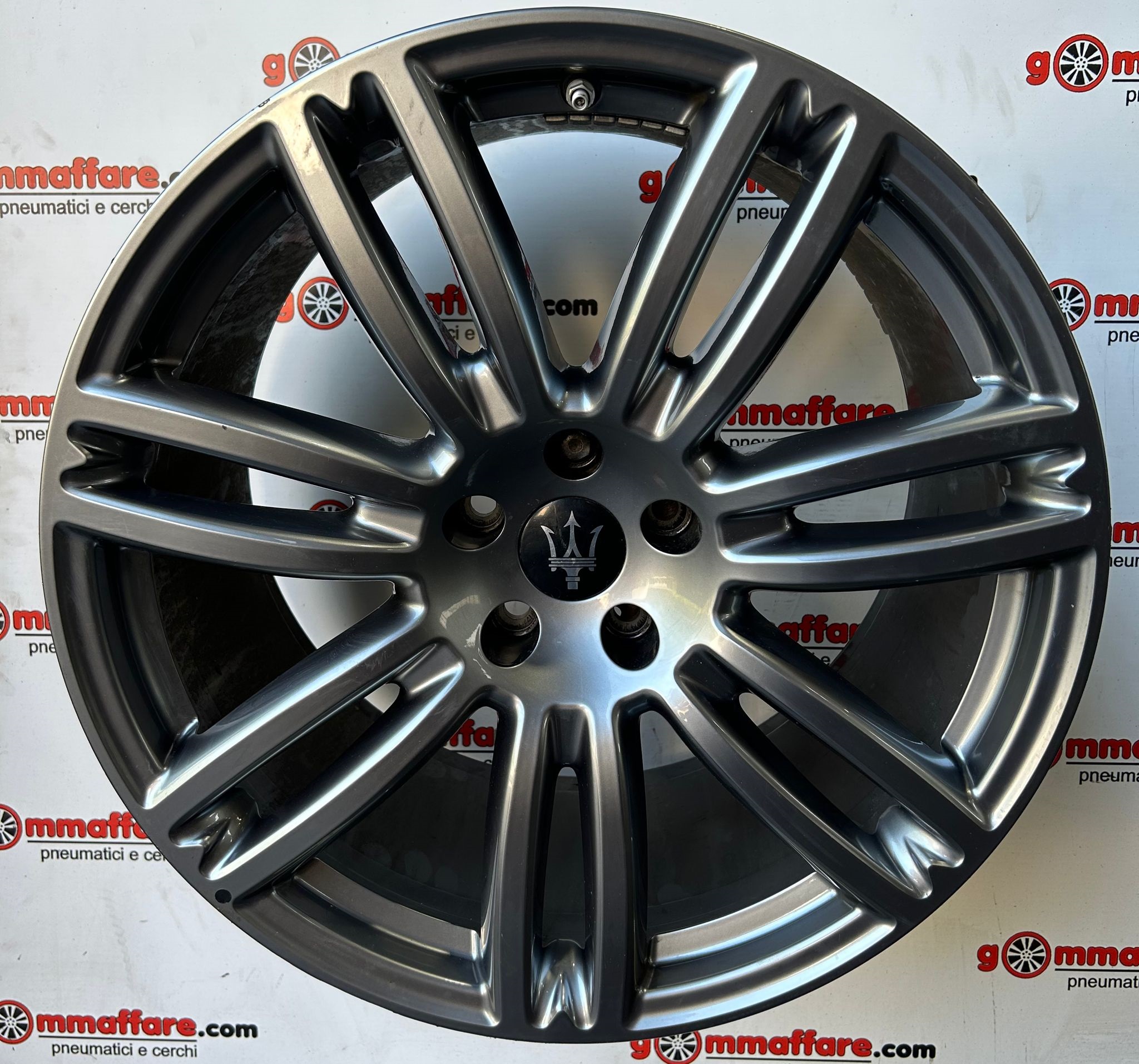 Maserati GHIBLI 670016859  670016860