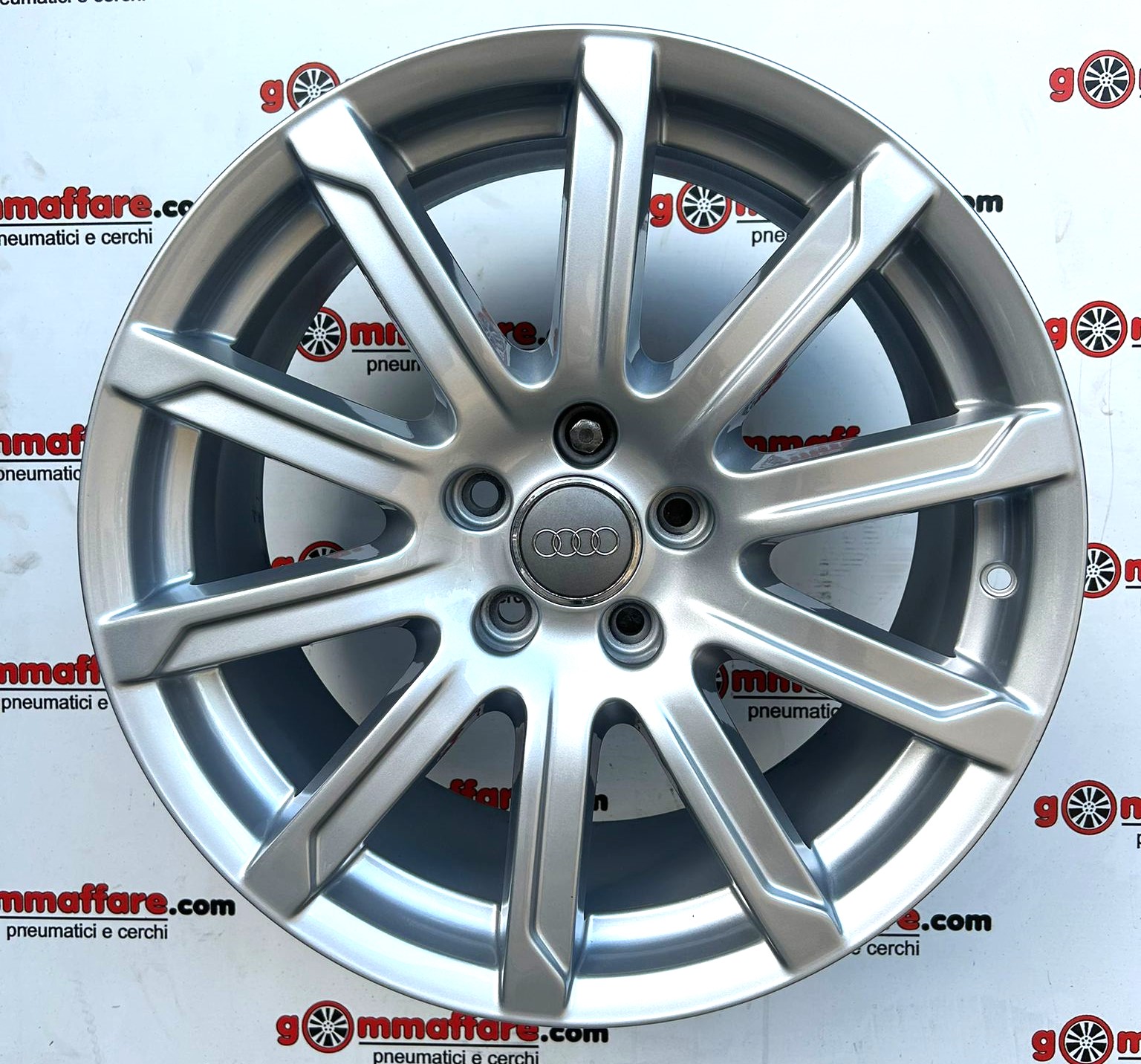 Audi A4 A5 A6 A7 Q5 4F0601025DD 18"