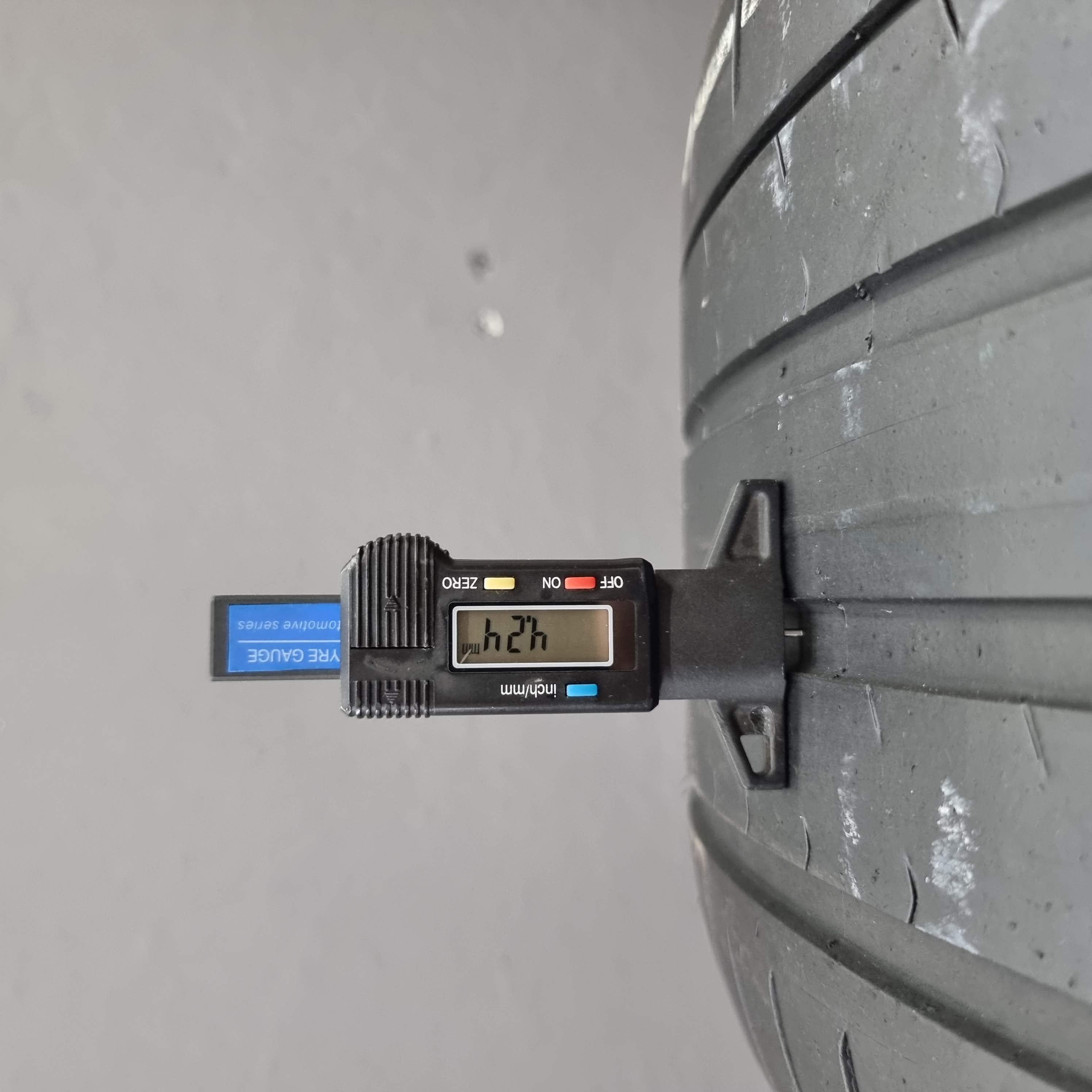 Pirelli PZERO MO 325/35 R22
