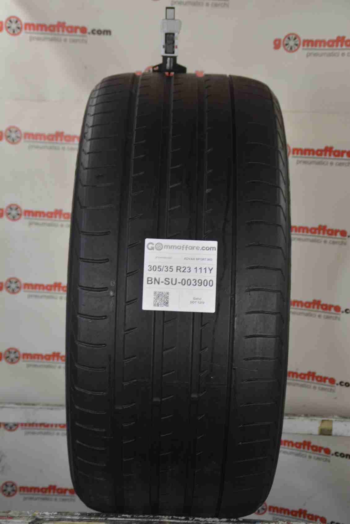 Yokohama ADVAN SPORT MO 305/35 R23