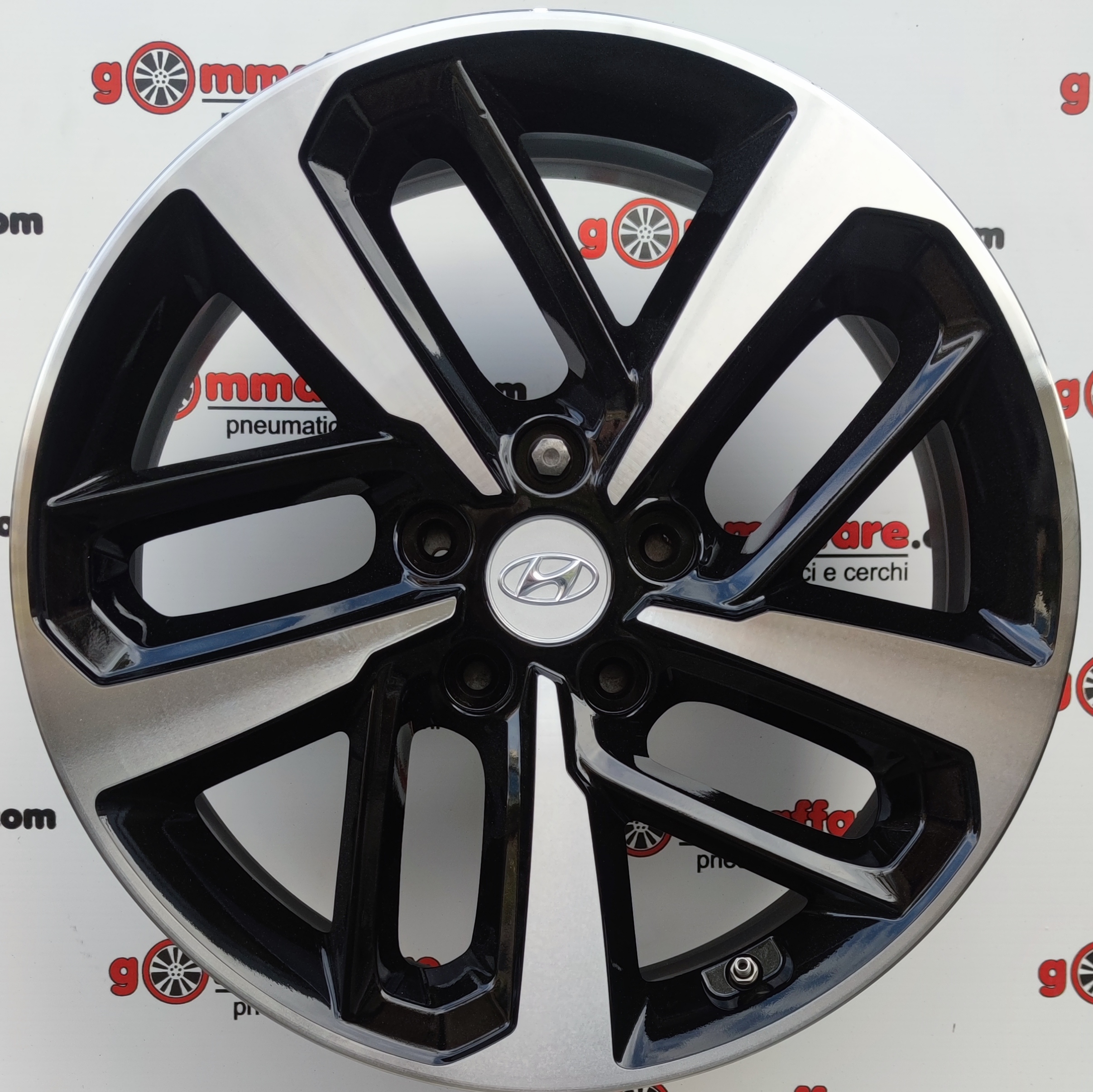 Hyundai KONA - 52910-J9300 18"