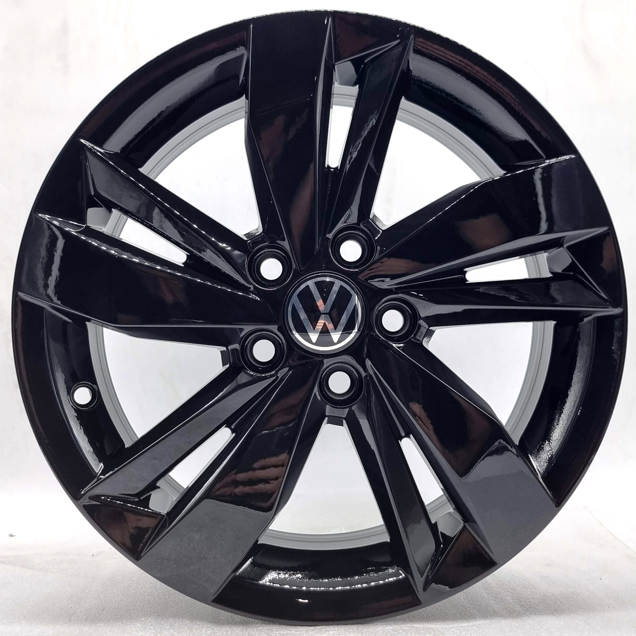 Volkswagen POLO - 2G0601025AD 15"