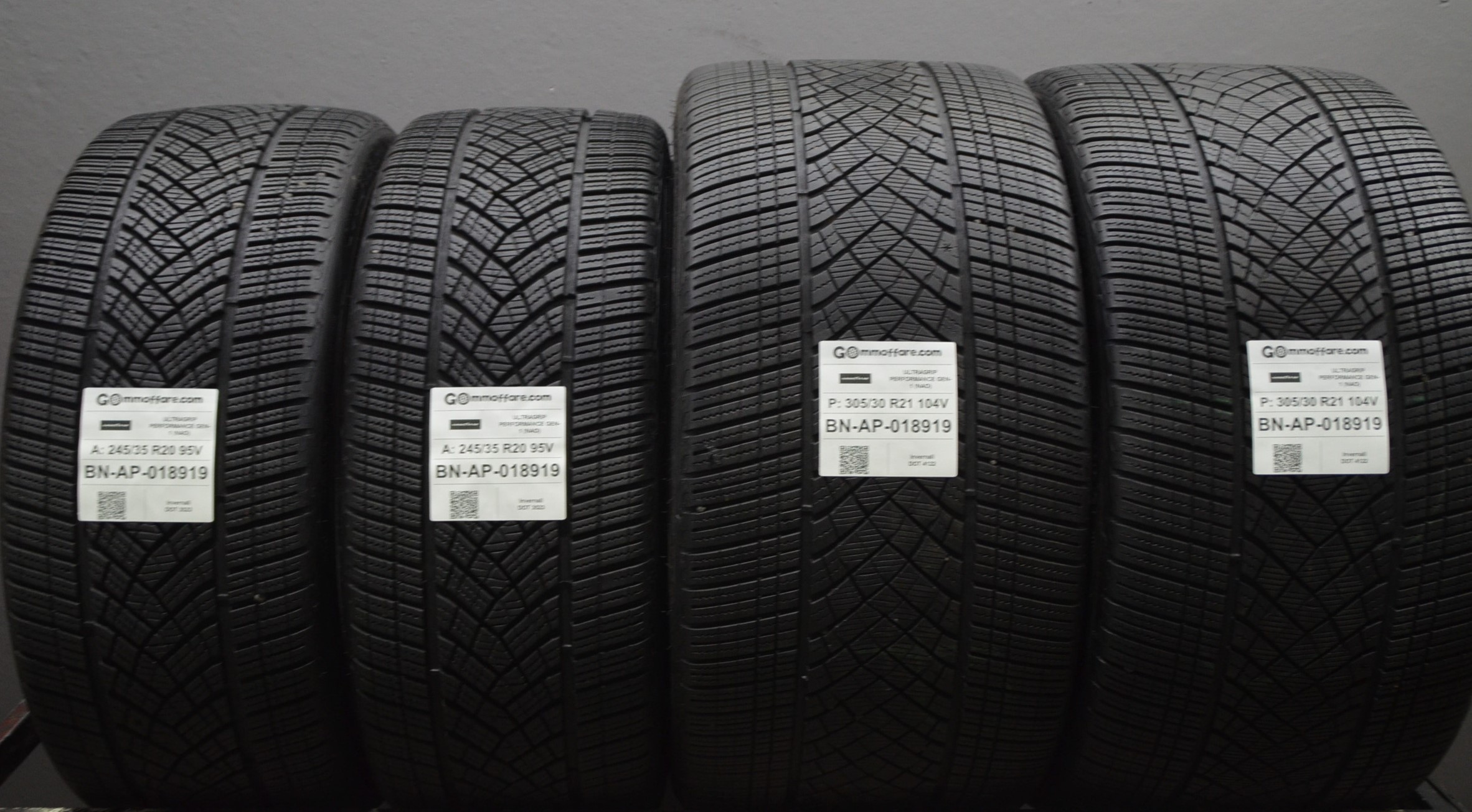 Goodyear ULTRAGRIP PERFORMANCE GEN-1 (NAO) 245/35 R20