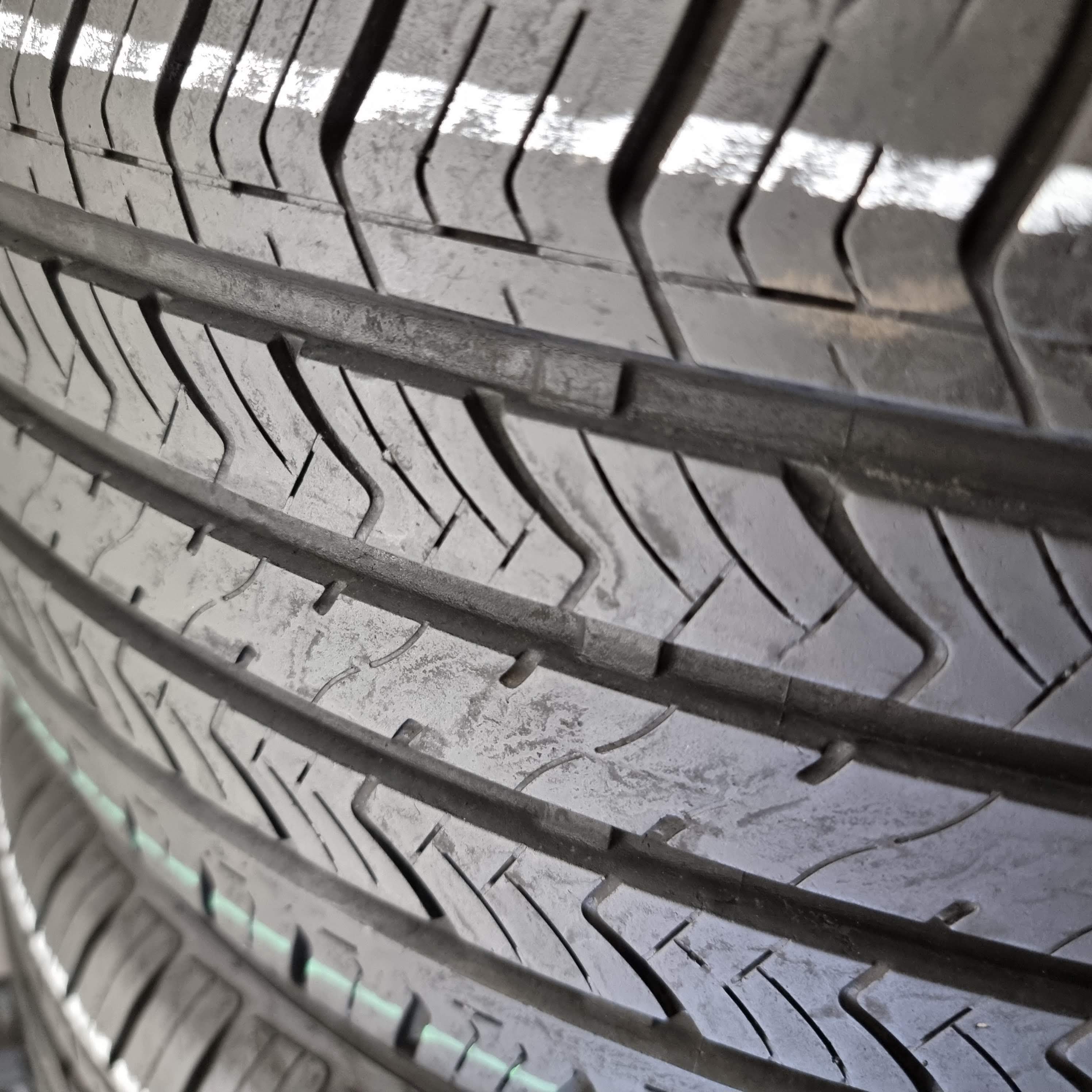 Maxxis BRAVO HP M+S 215/55 R18