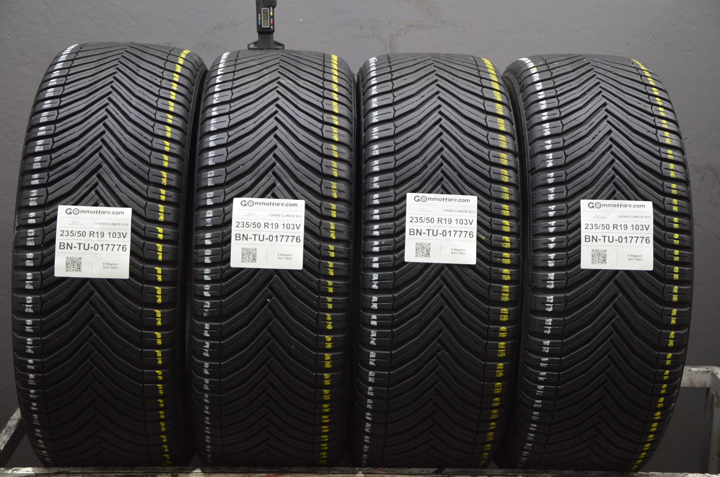Michelin CROSS CLIMATE SUV 235/50 R19