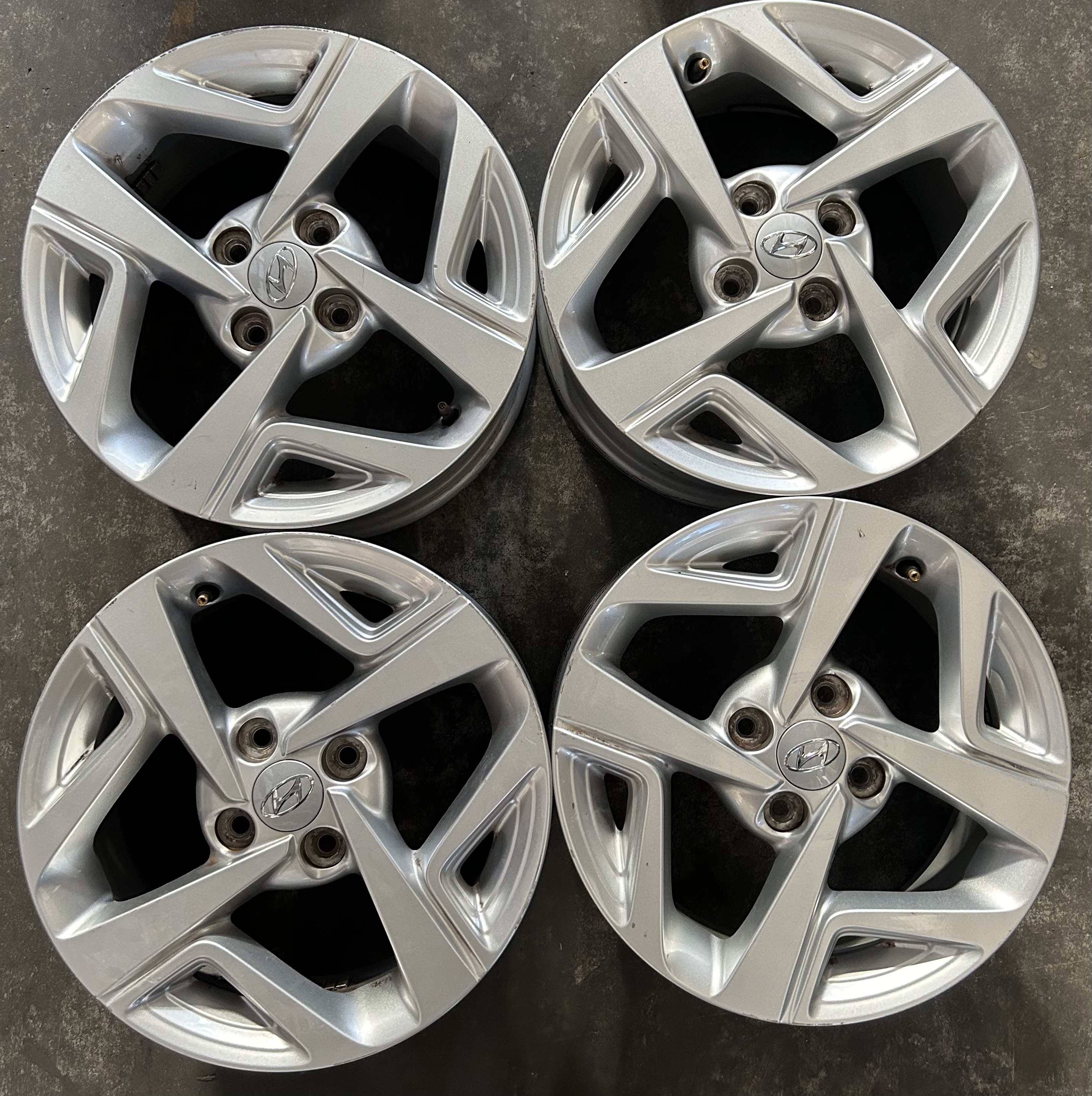 Hyundai i10 new 15"