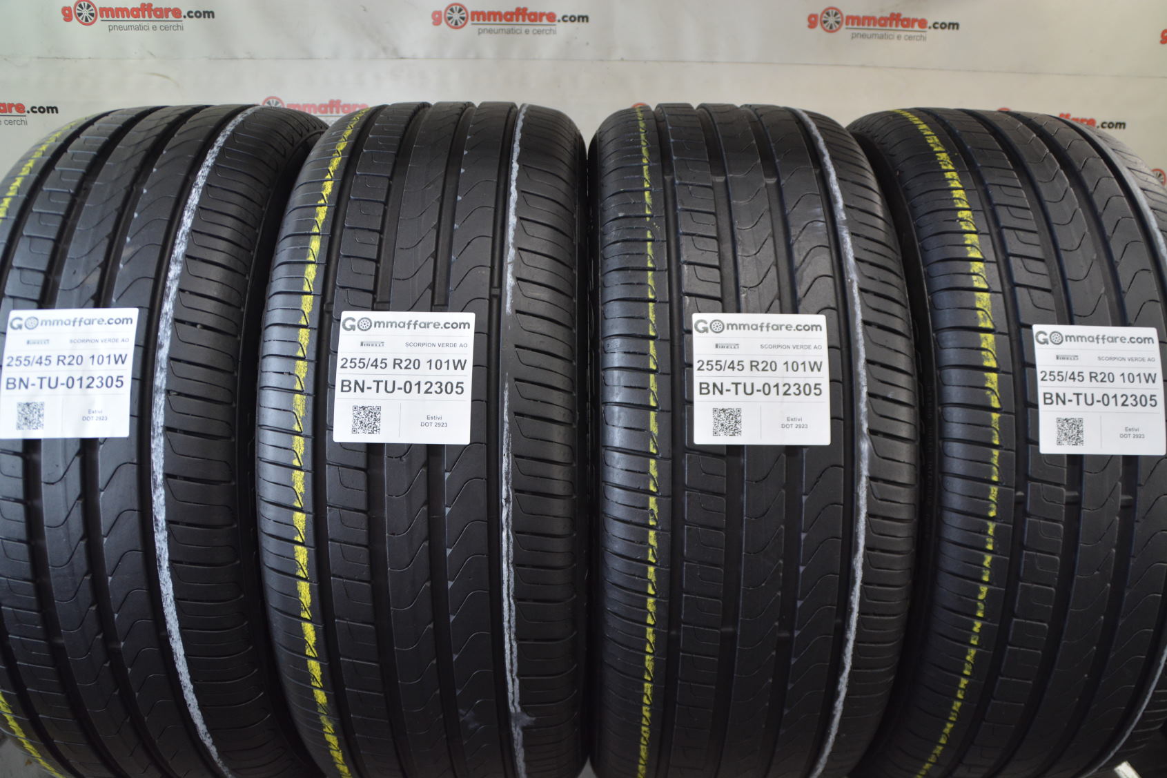 Pirelli SCORPION VERDE AO 255/45 R20