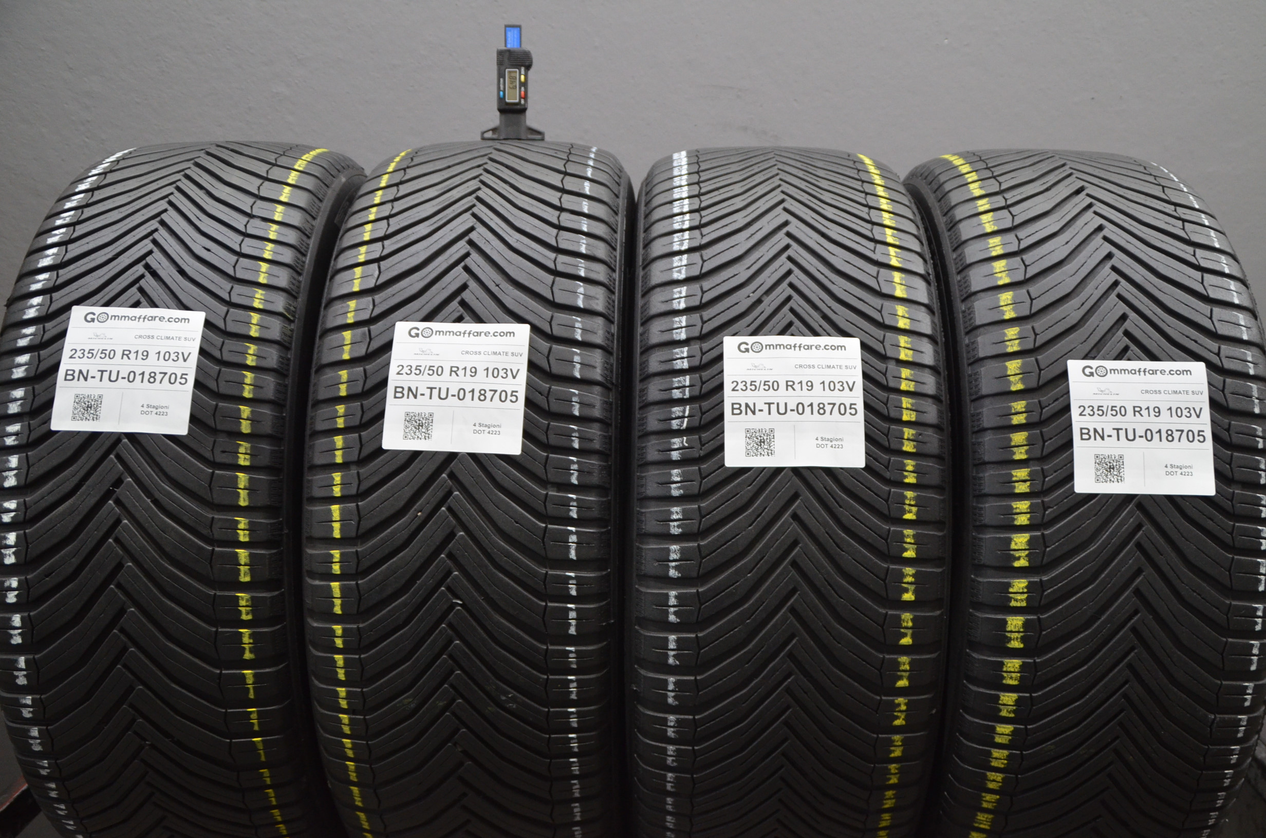 Michelin CROSS CLIMATE SUV 235/50 R19