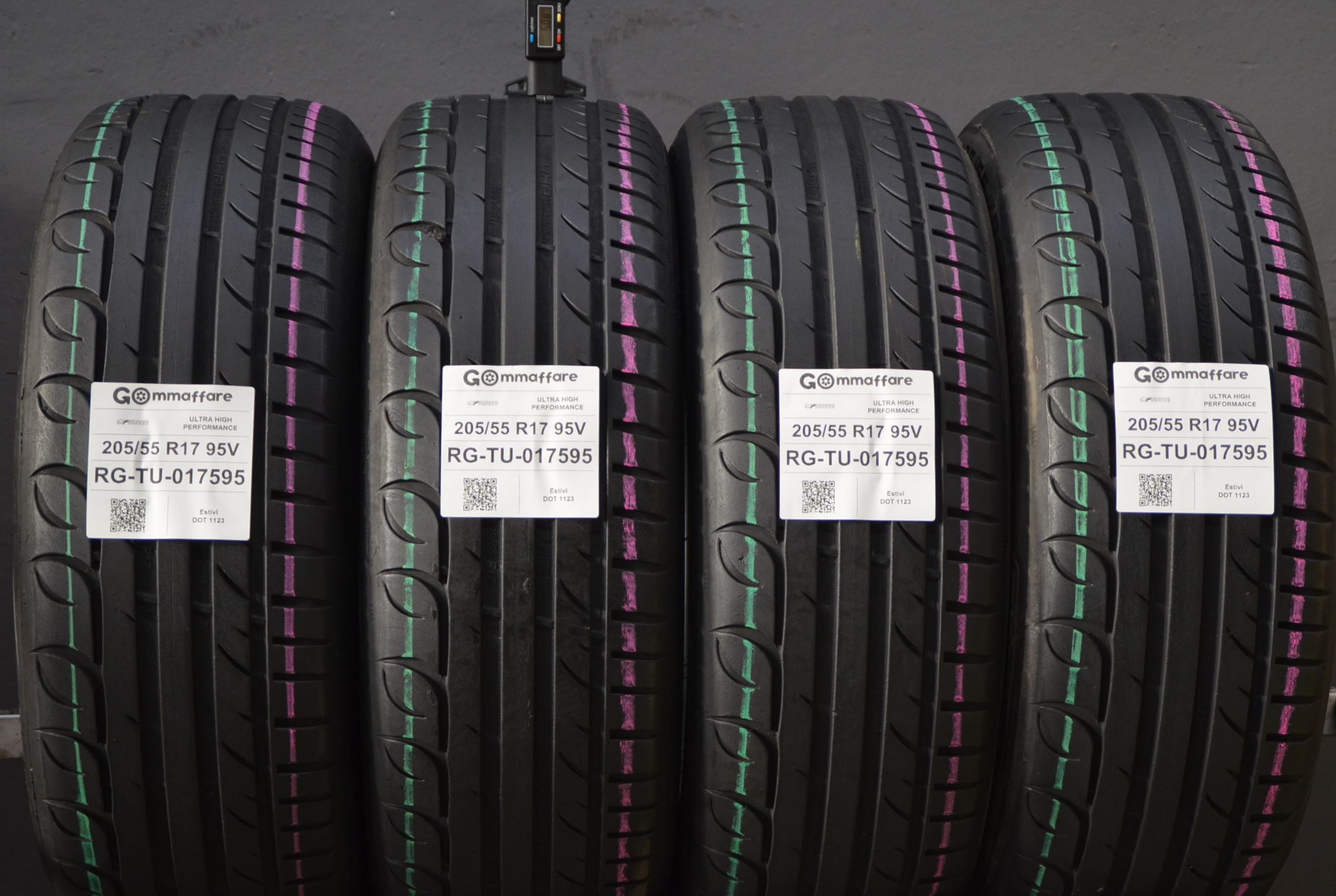 Orium ULTRA HIGH PERFORMANCE 205/55 R17