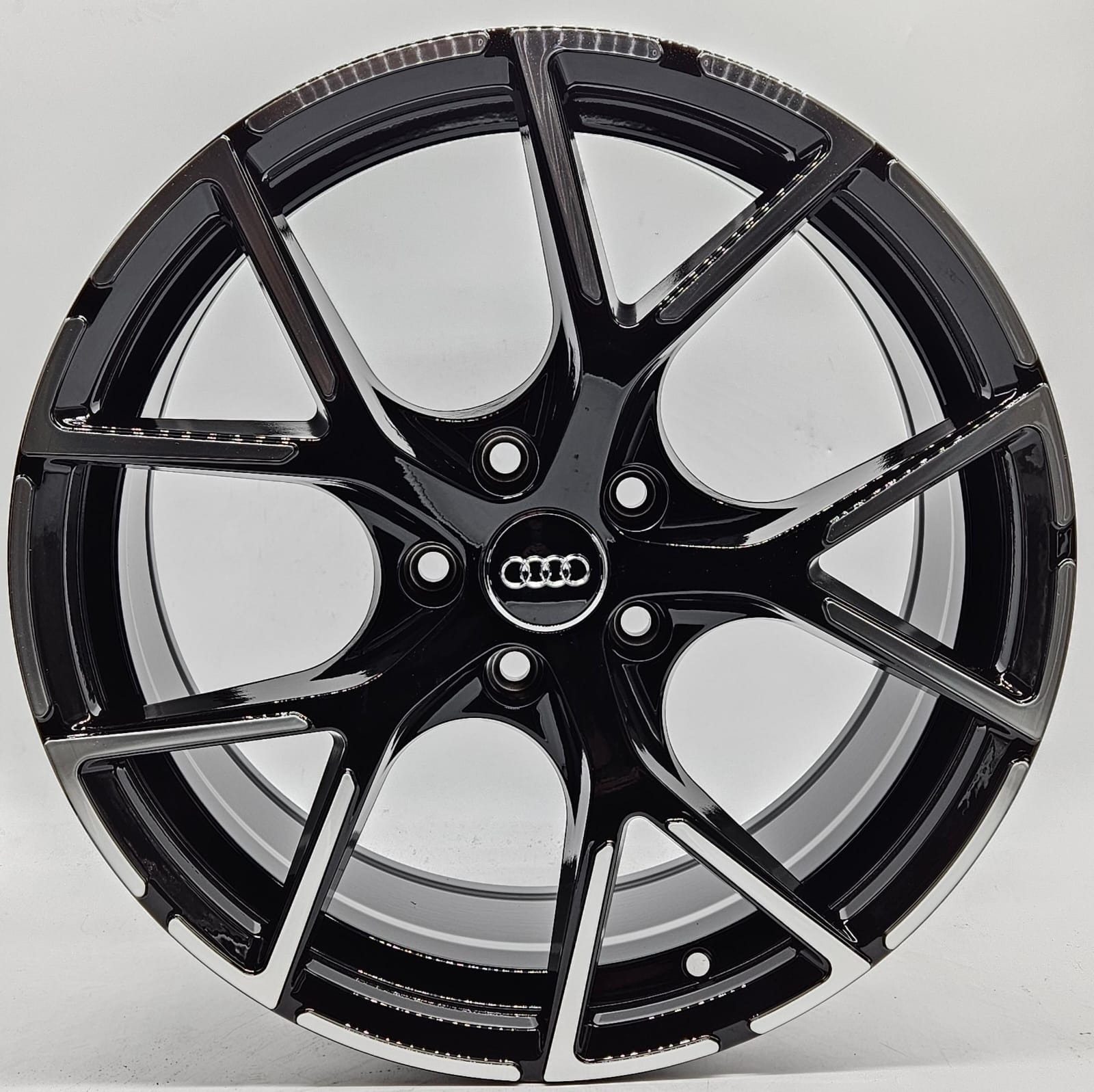 Inovit 1616 AUDI RS3 S-Line