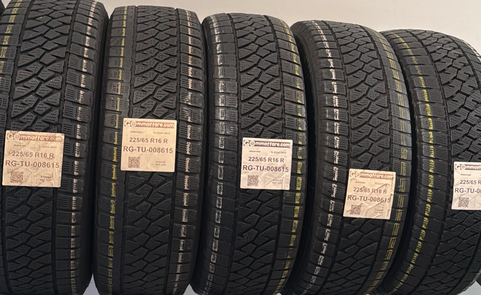Bridgestone BLIZZAK W810 - CARICO 225/65 R16
