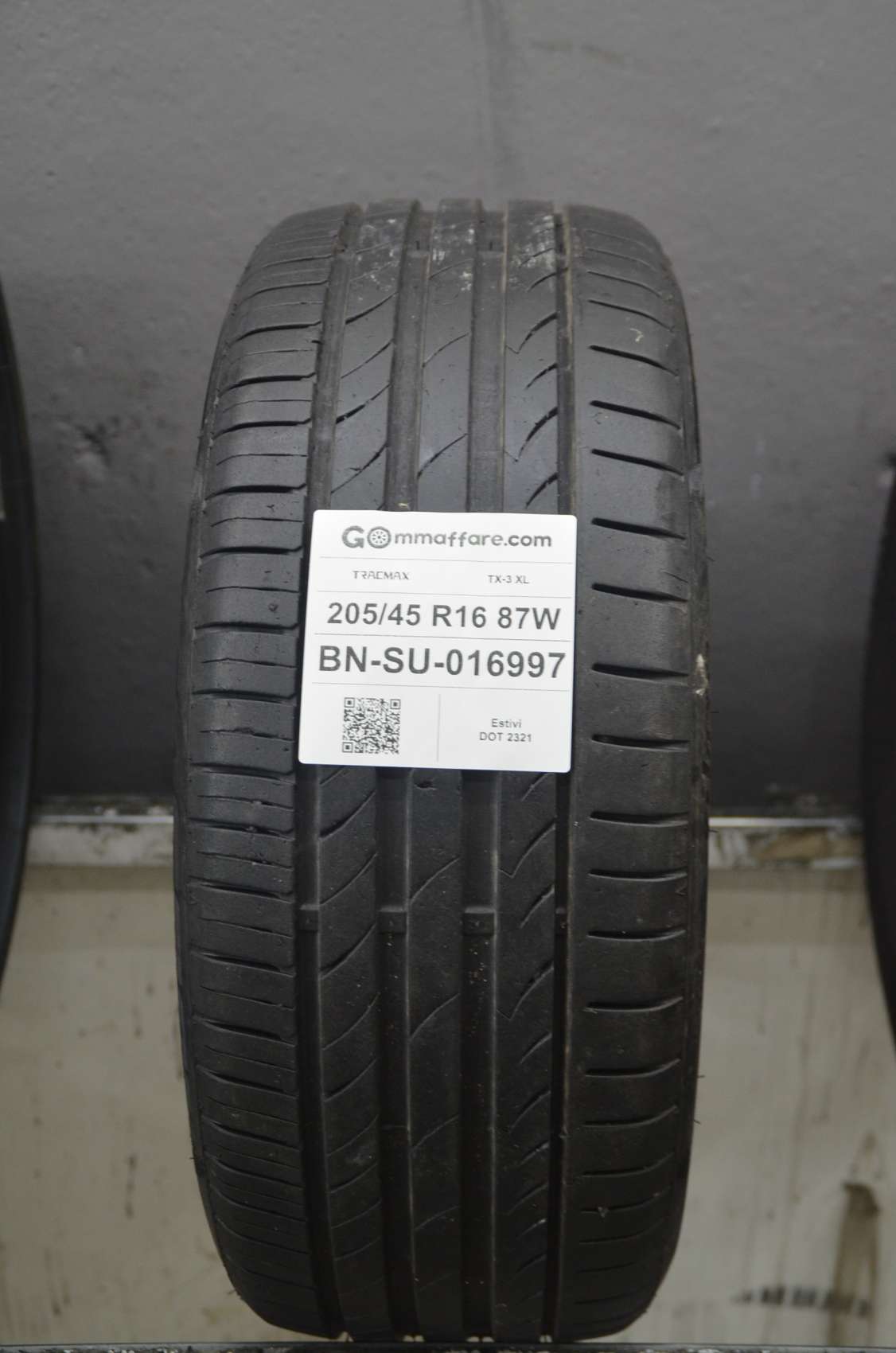 Tracmax TX-3 XL 205/45 R16