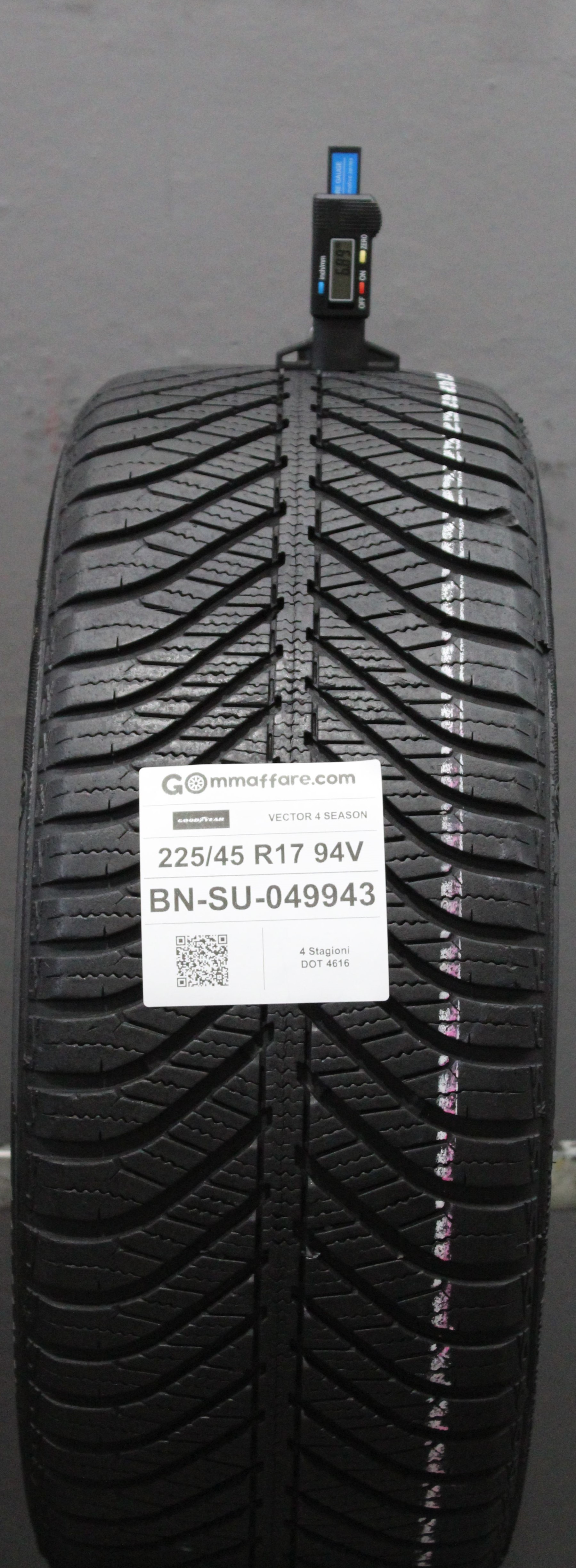 Goodyear VECTOR 4 SEASON 225/45 R17
