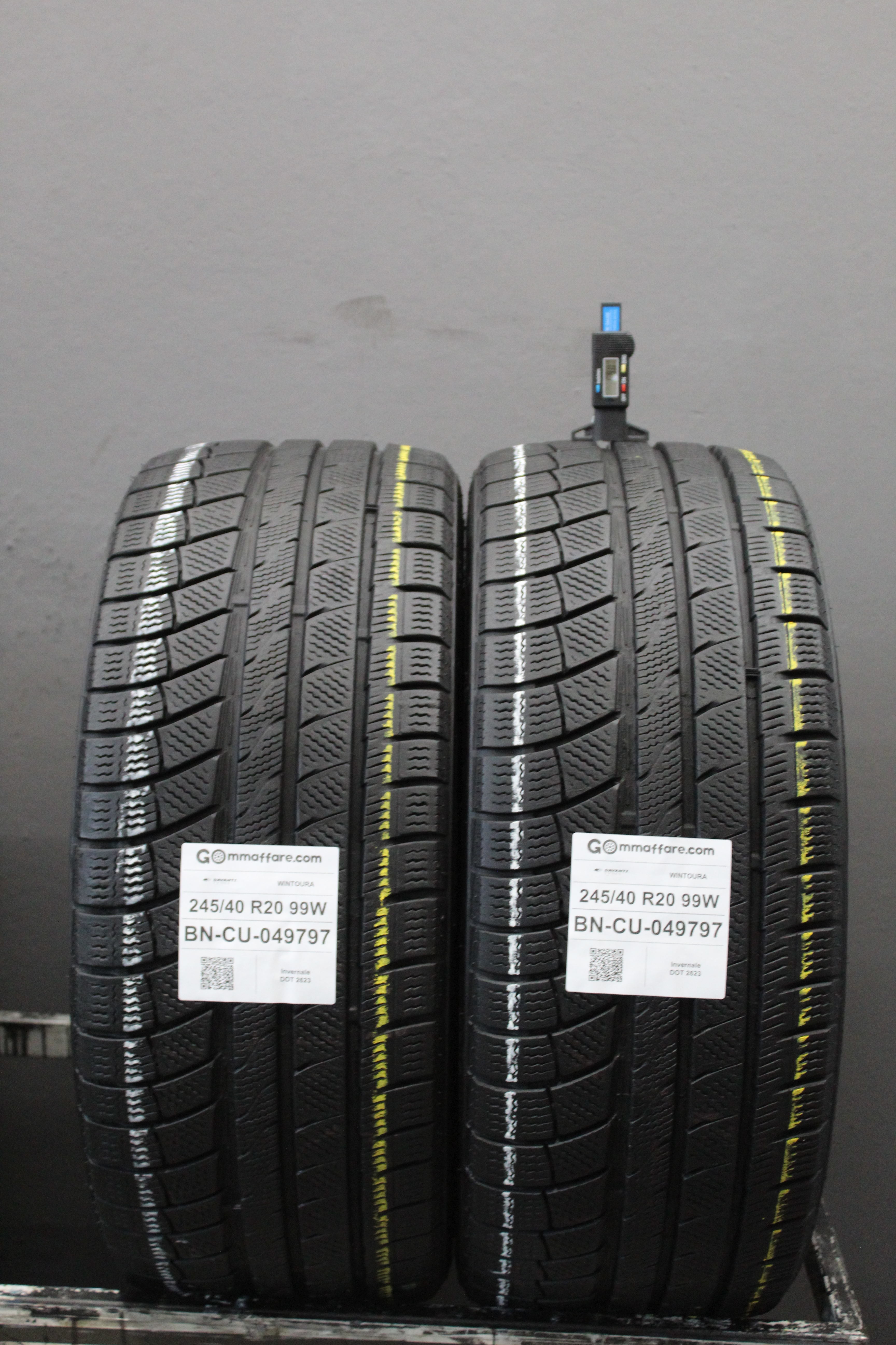 Davanti WINTOURA 245/40 R20