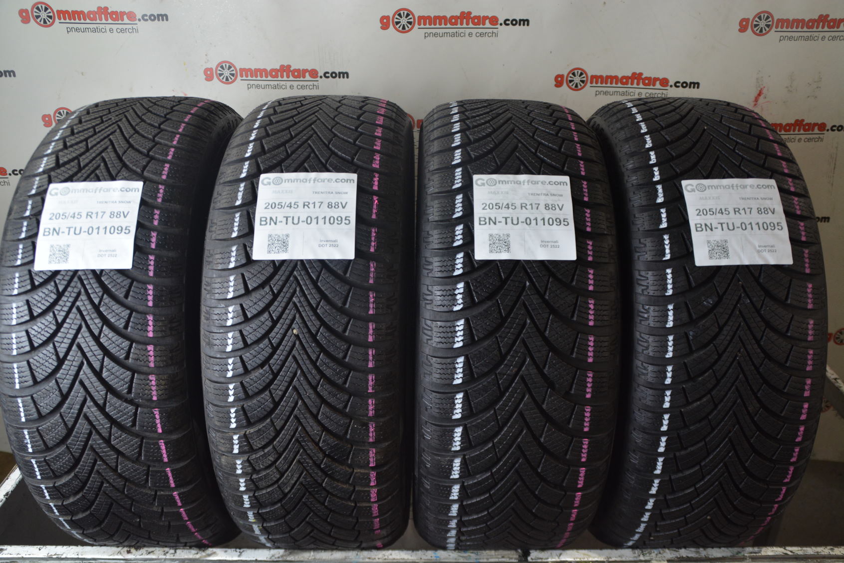 Maxxis PREMITRA WINTER 205/45 R17