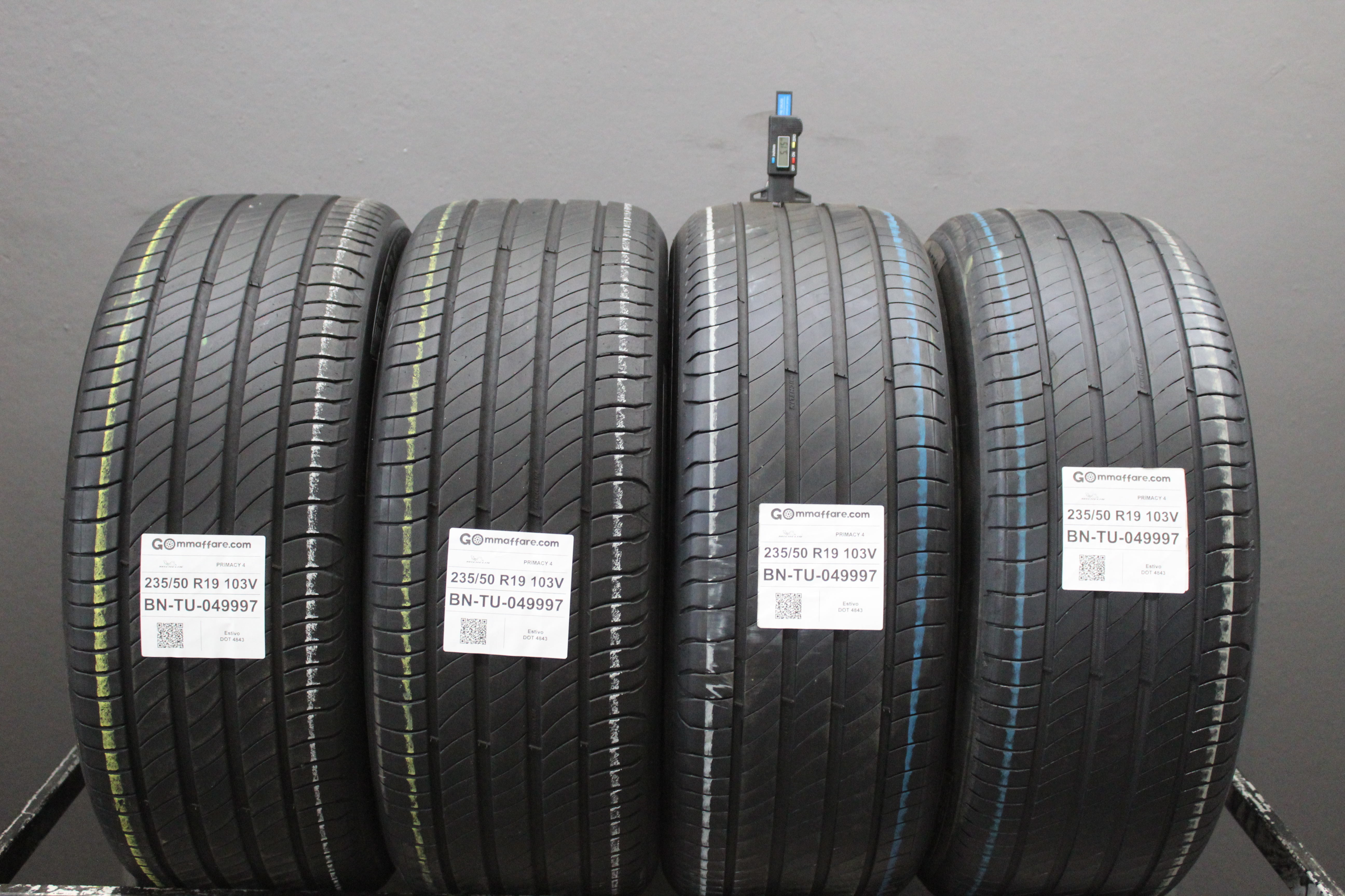 Michelin PRIMACY 4 235/50 R19