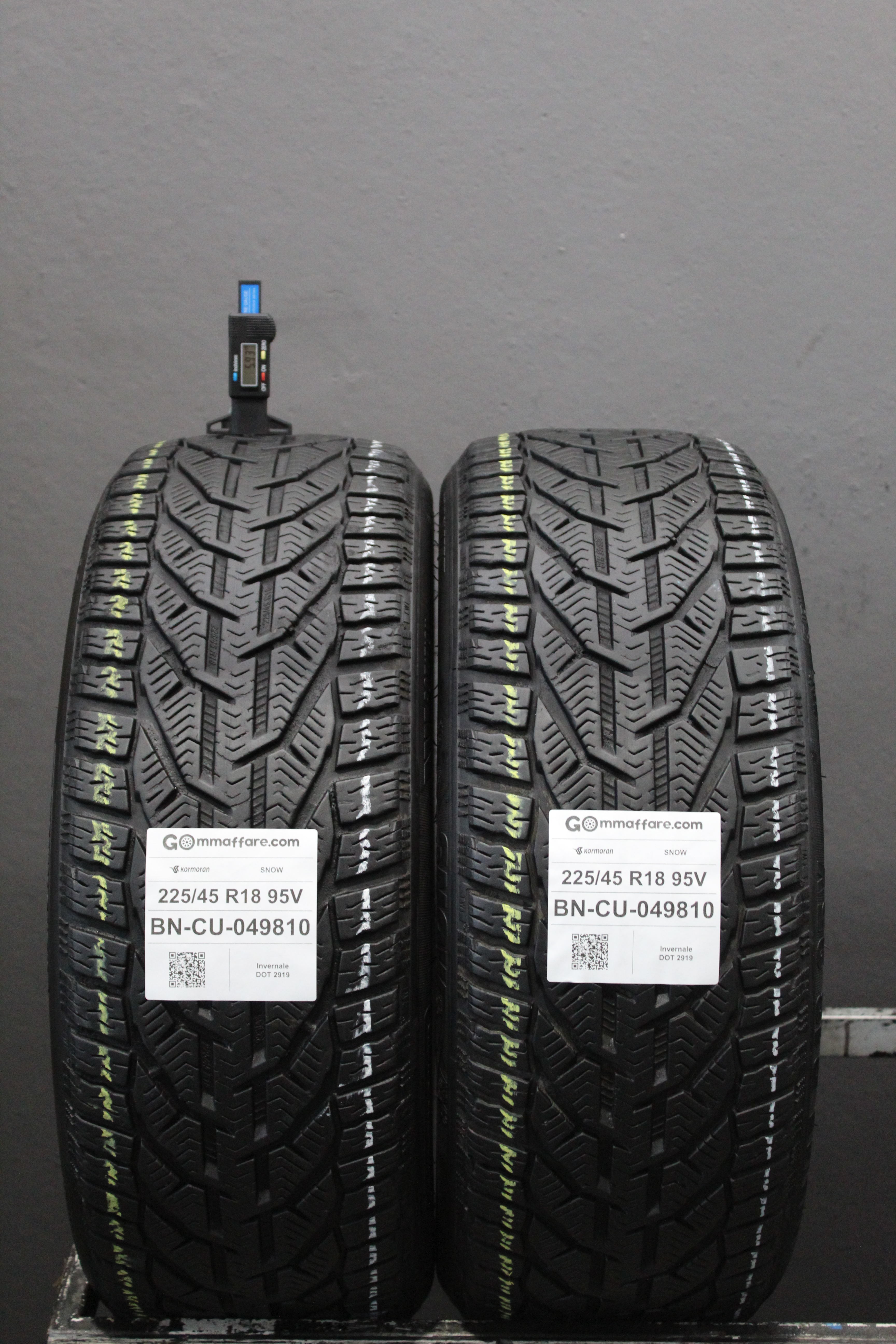 Kormoran SNOW 225/45 R18