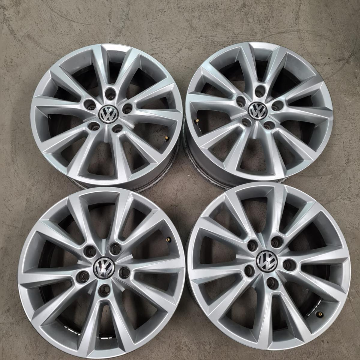 Volkswagen Touareg - 7P6601025C