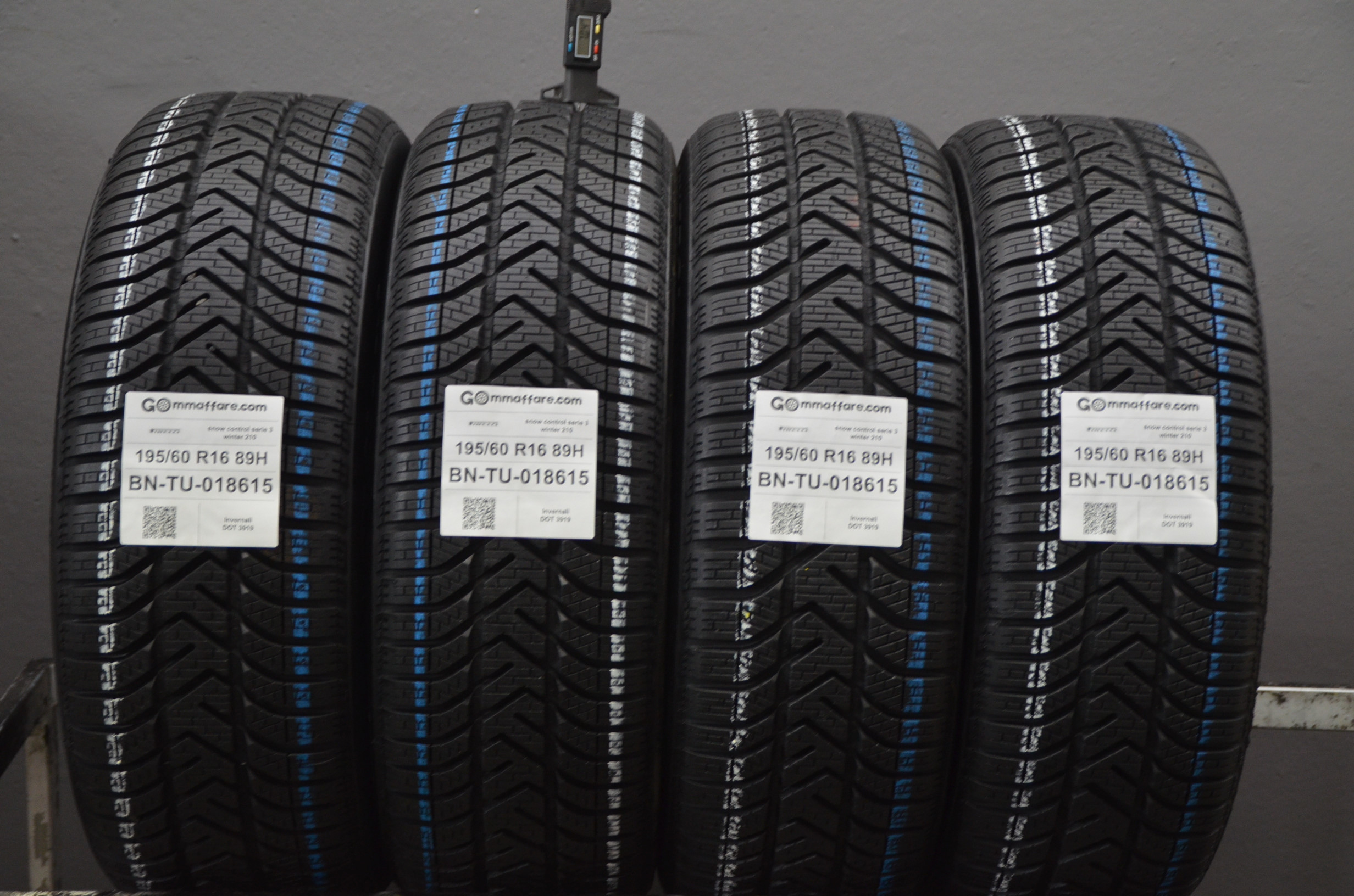 Pirelli snow control serie 3 winter 210 195/60 R16