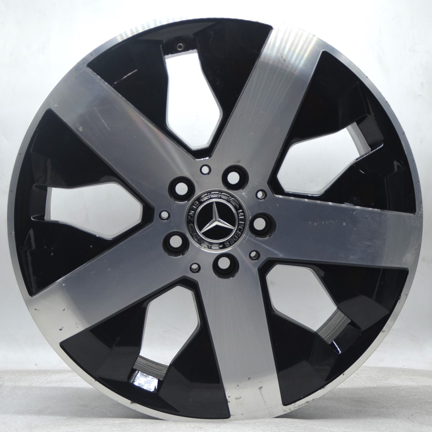 Mercedes Benz GLA GLB 2024 - A2474012800 18"