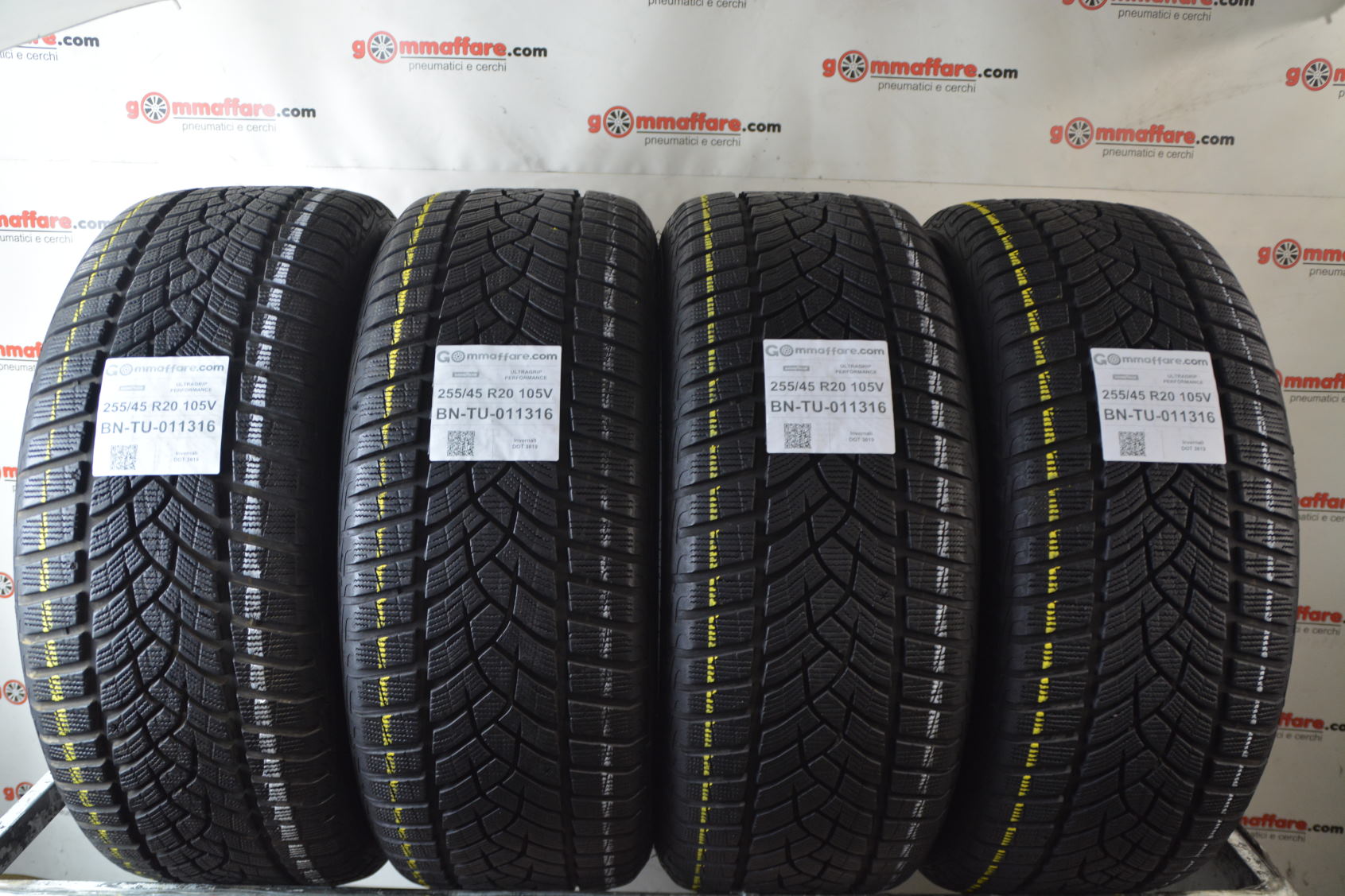 Goodyear ULTRAGRIP PERFORMANCE 255/45 R20