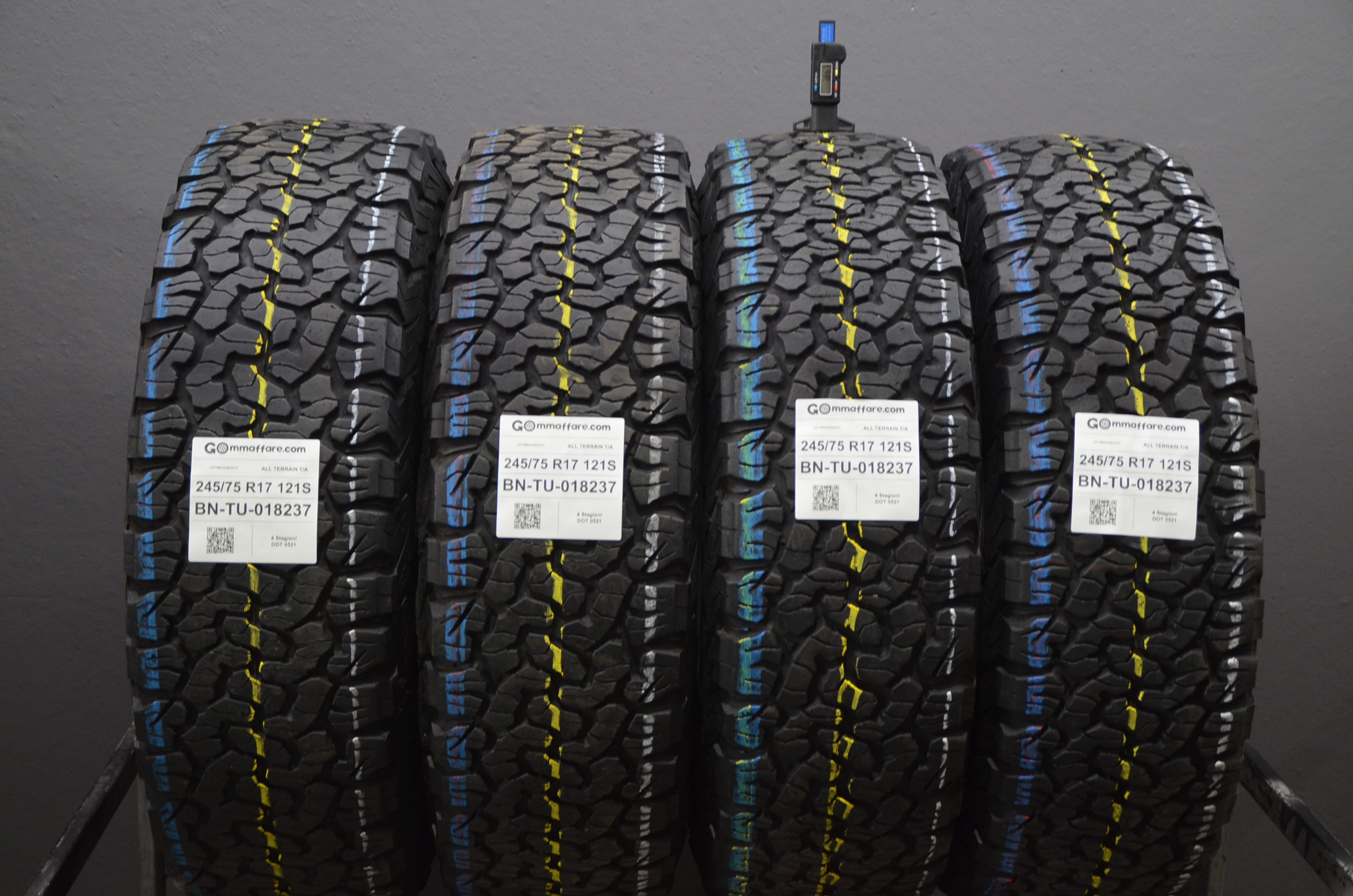 Bf Goodrich ALL TERRAIN T/A 245/75 R17