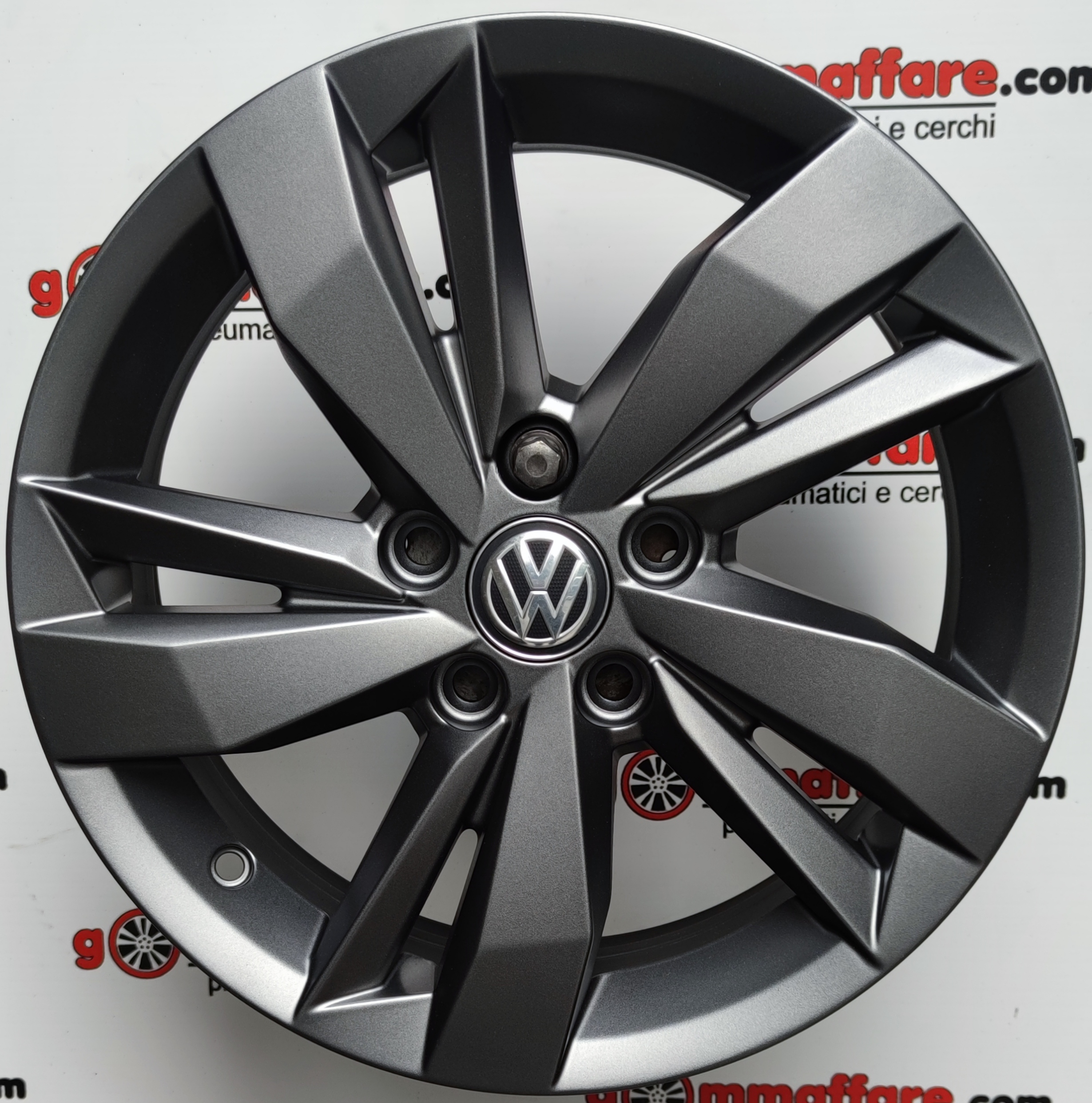 Volkswagen POLO - 2G0601025AD 15"