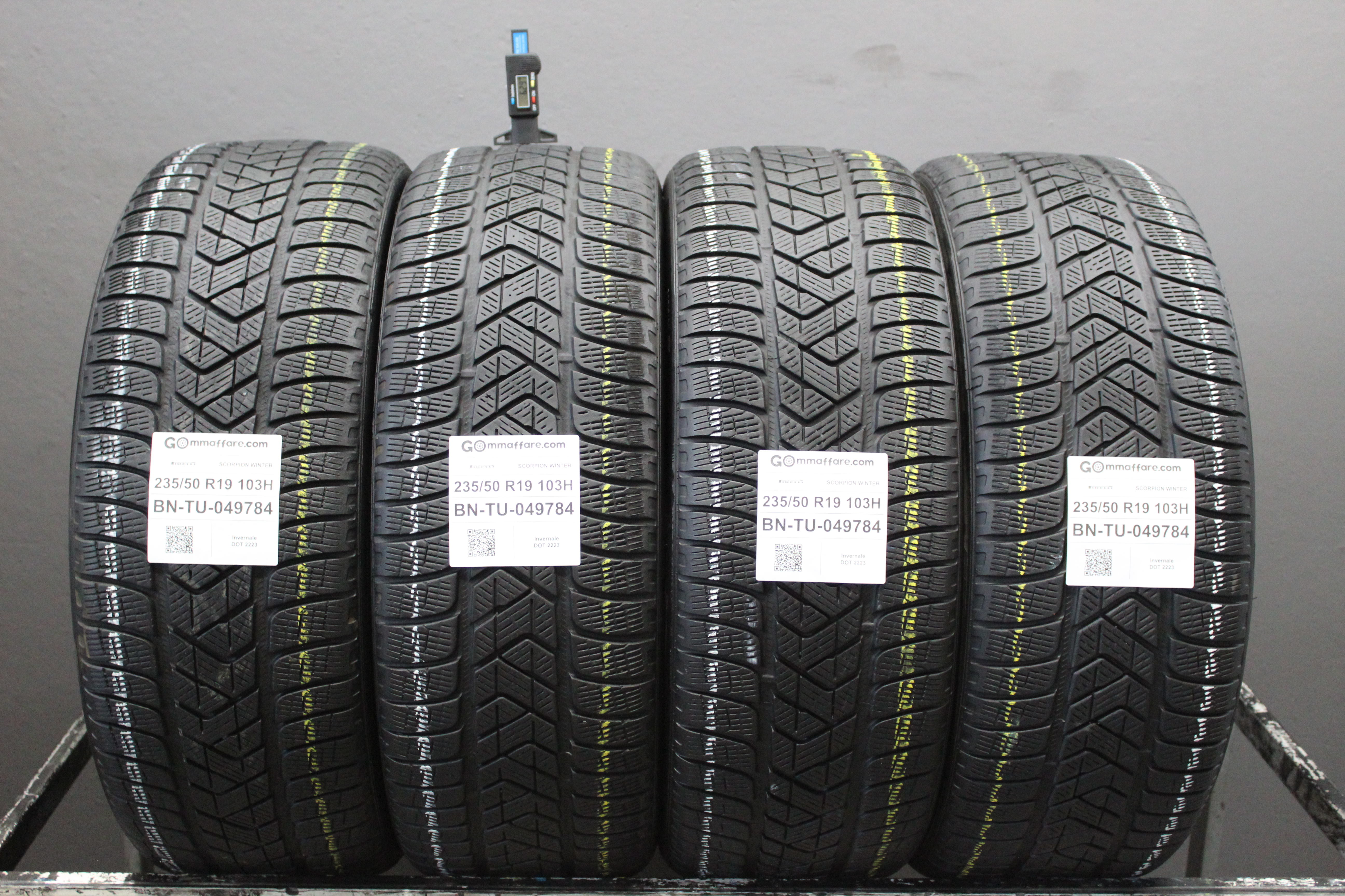 Pirelli SCORPION WINTER 235/50 R19
