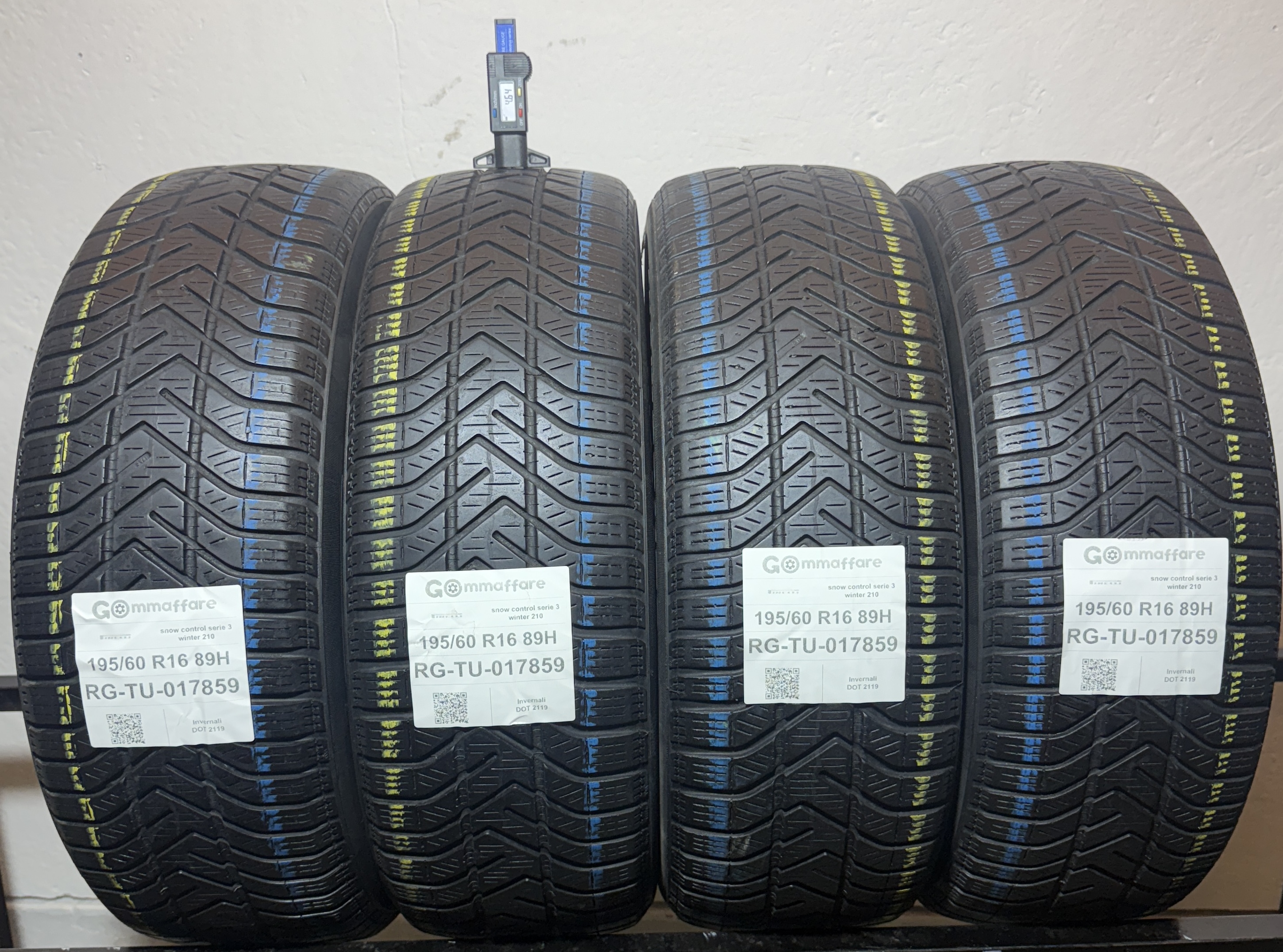 Pirelli snow control serie 3 winter 210 195/60 R16