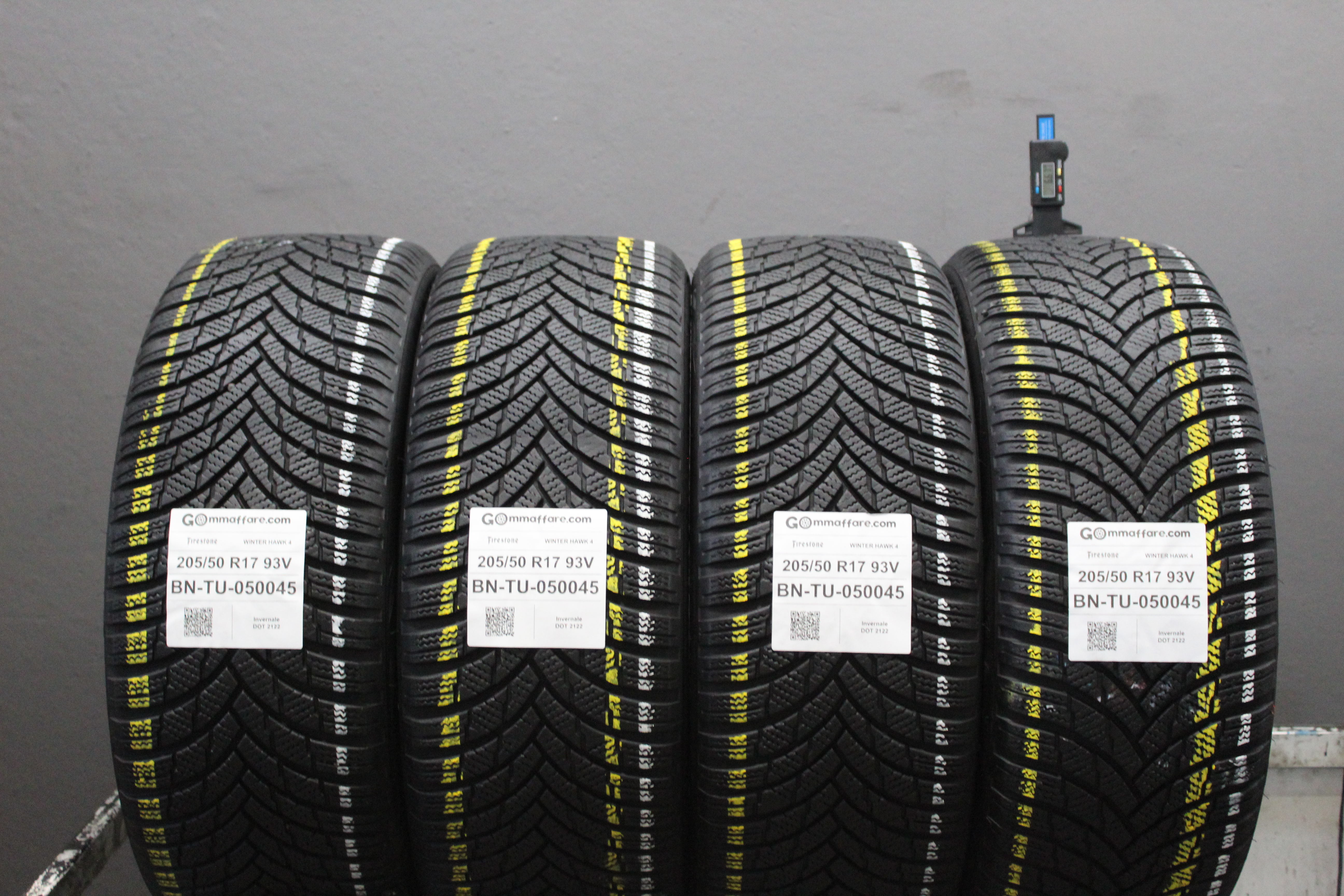 Firestone WINTER HAWK 4 205/50 R17