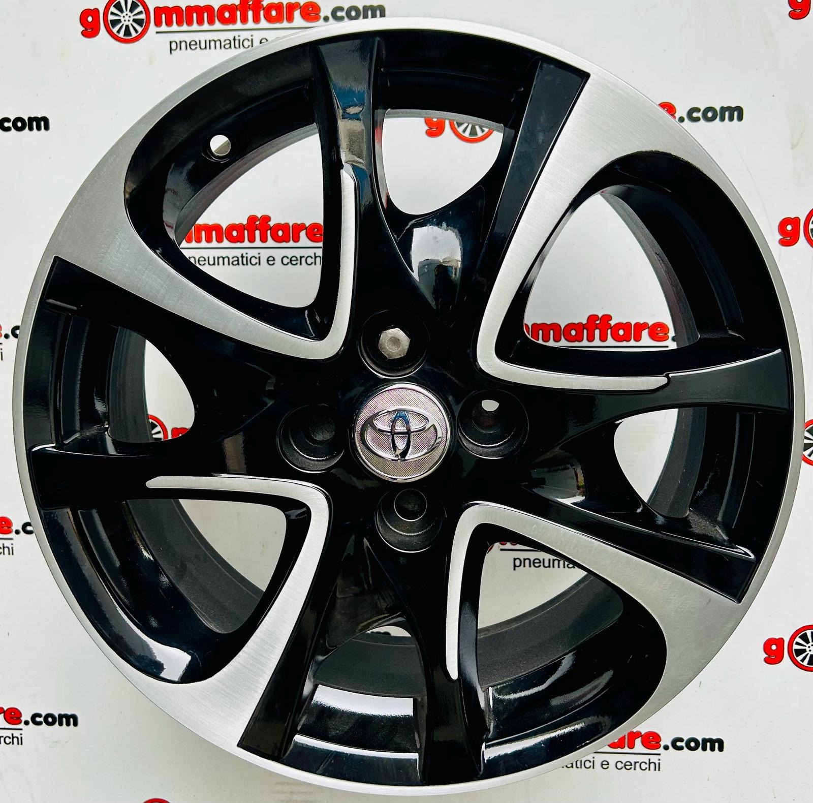 Toyota Yaris 16"